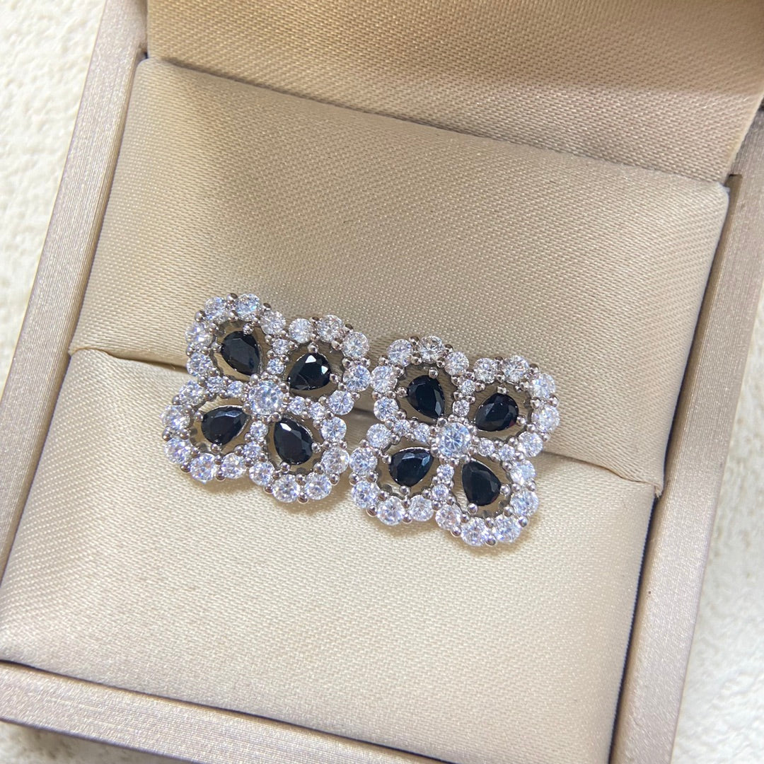 X5R75VA5E Popular  Earrings
