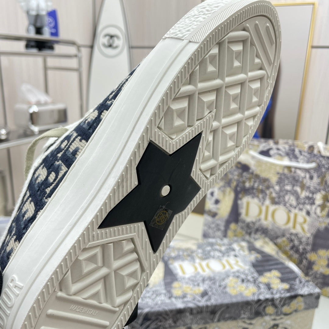 Z1XD65 Popular shoes
