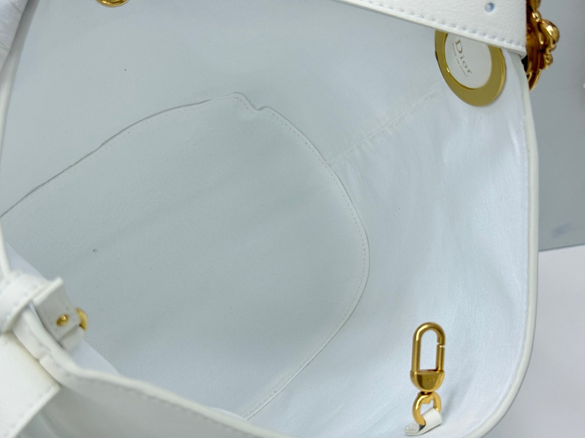 B1R76D45 Popular leather bag