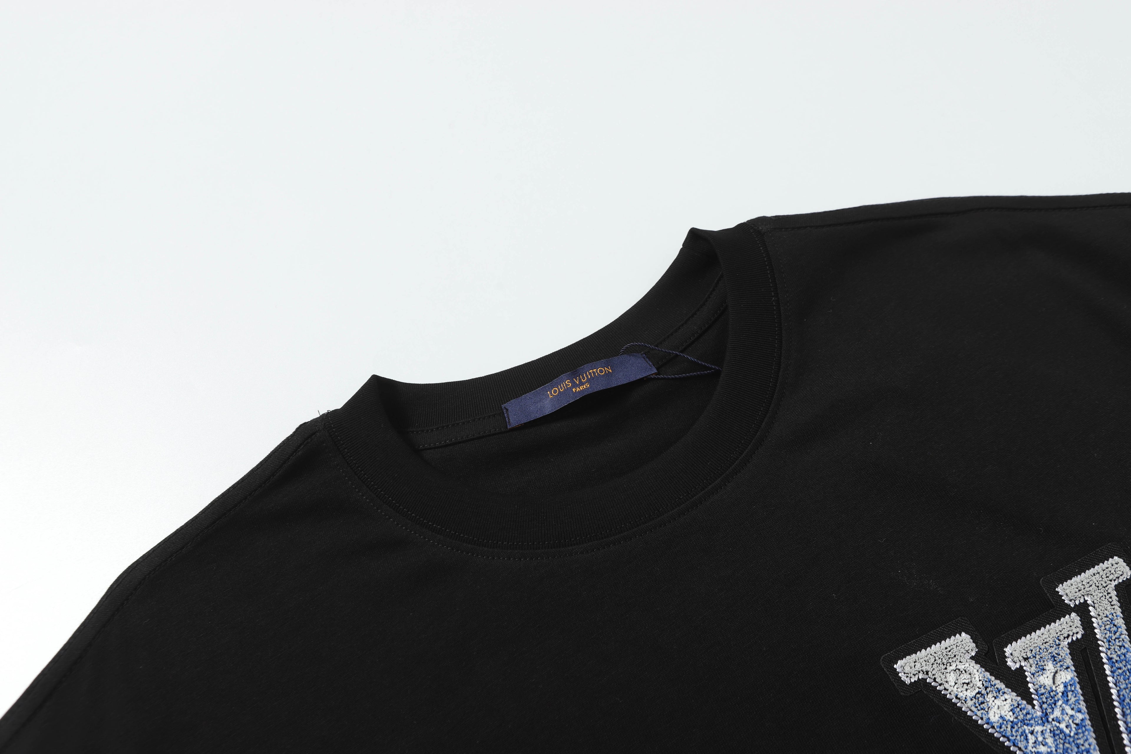 U1R45E166 Popular T-shirt