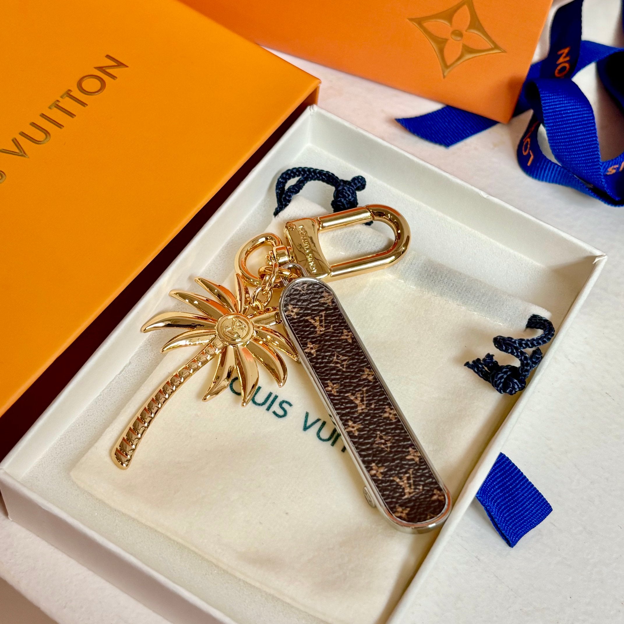 A1Q95E11 Popular bag 's charms accessories