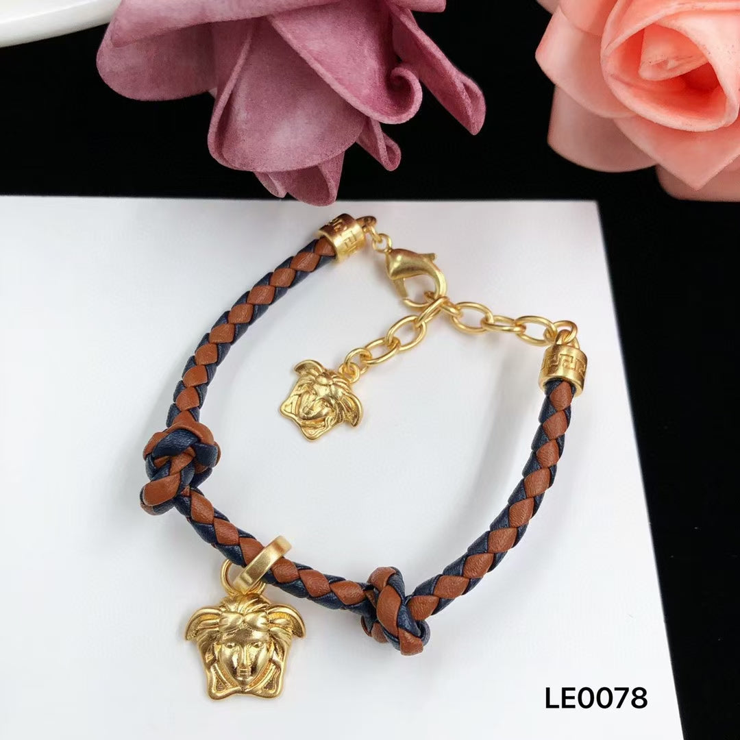 X1Q85V139X Popular Necklace. Bracelets