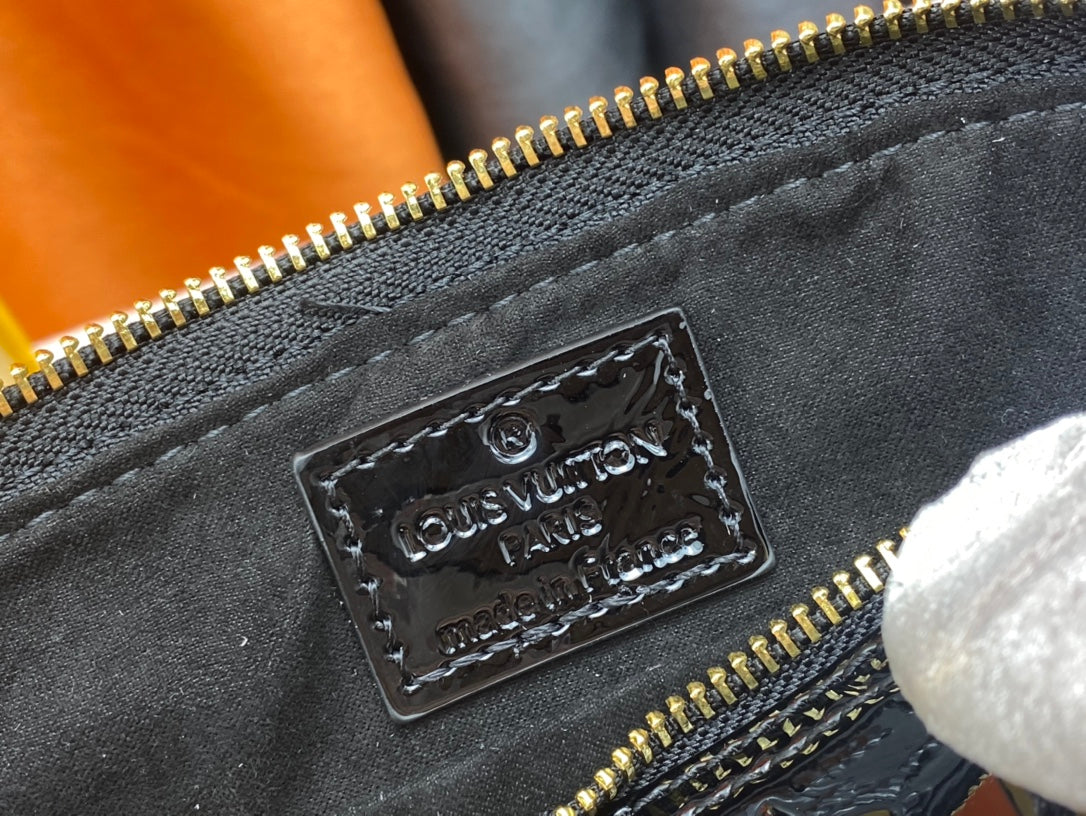 B1N165E97 Popular  leather bag