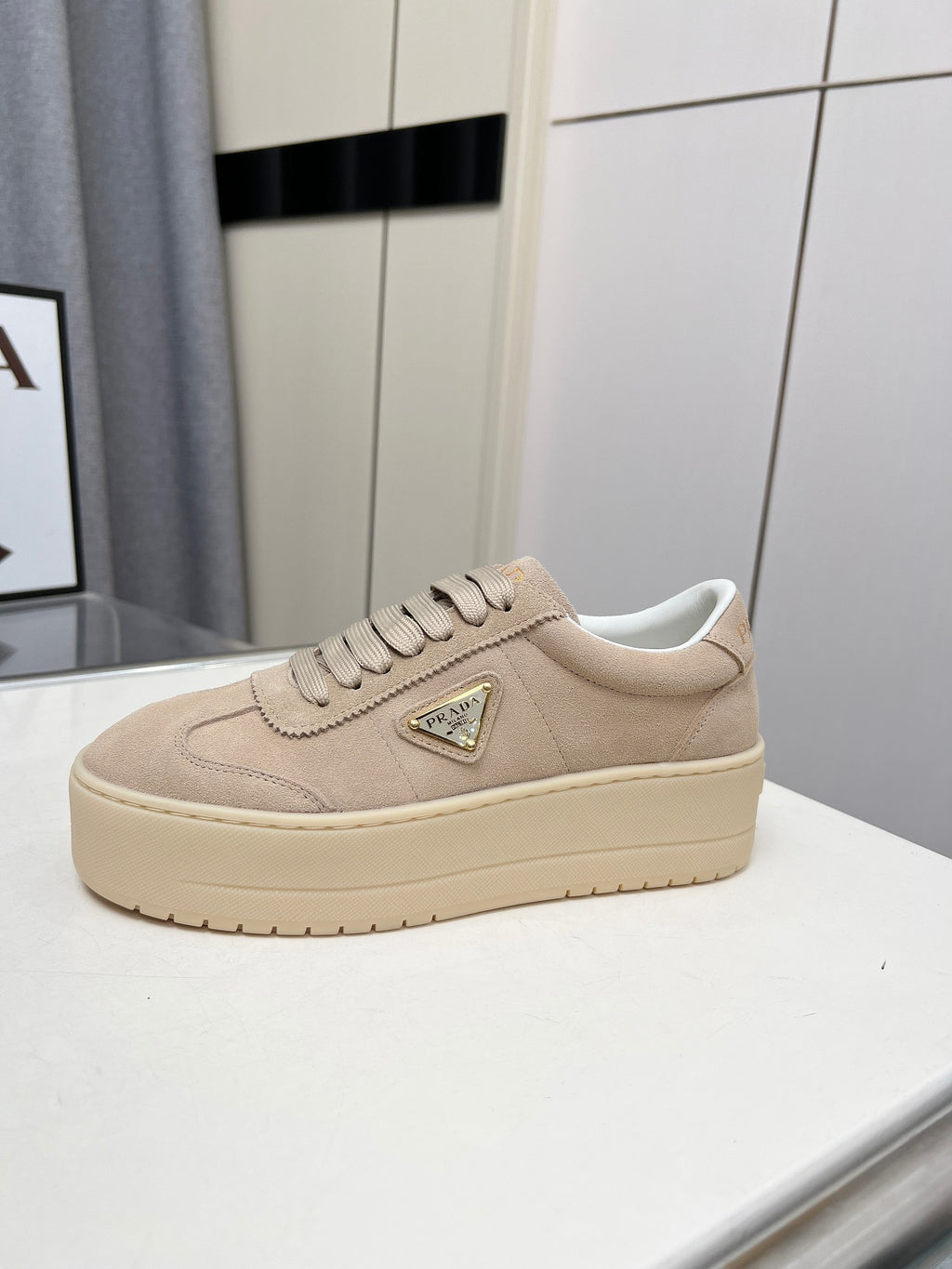 Z2Q95P109 Popular high-quality  shoes