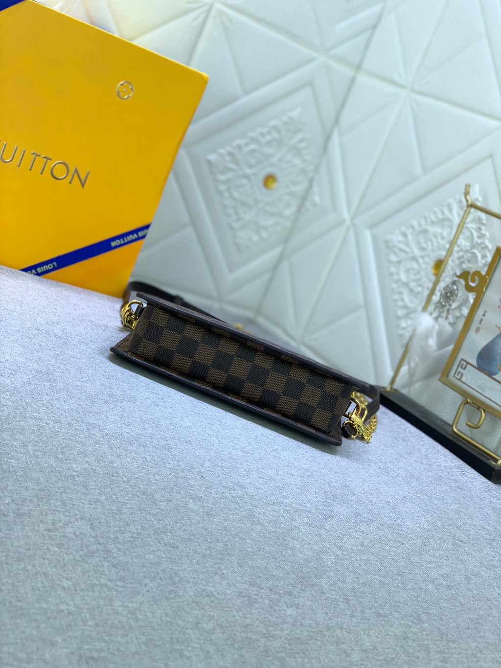 B1X34E275 Popular  leather bag 