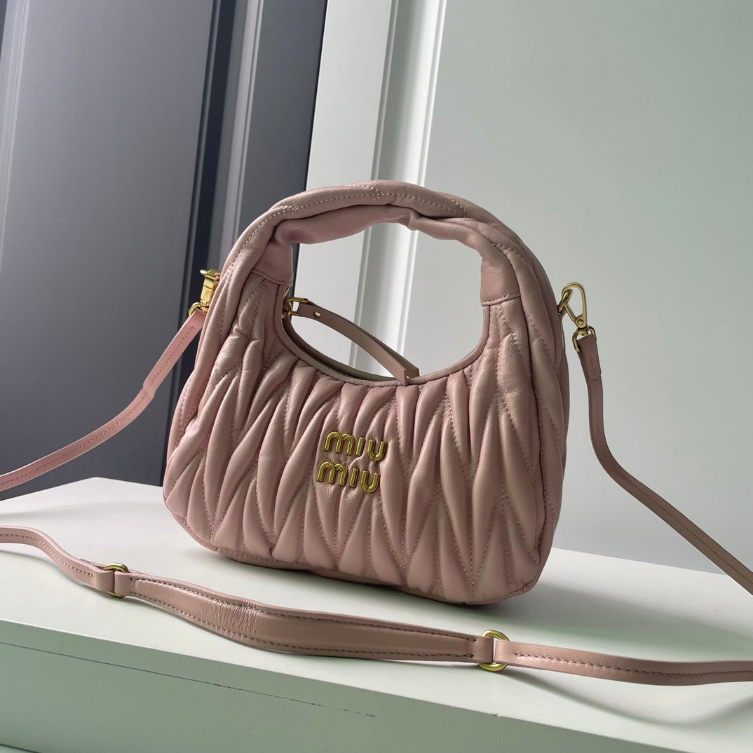 B1P46A116 Popular leather bag