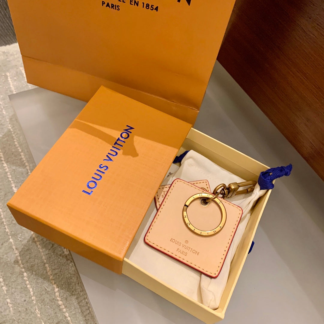 A1Z105E97 Popular bag 's charms accessories