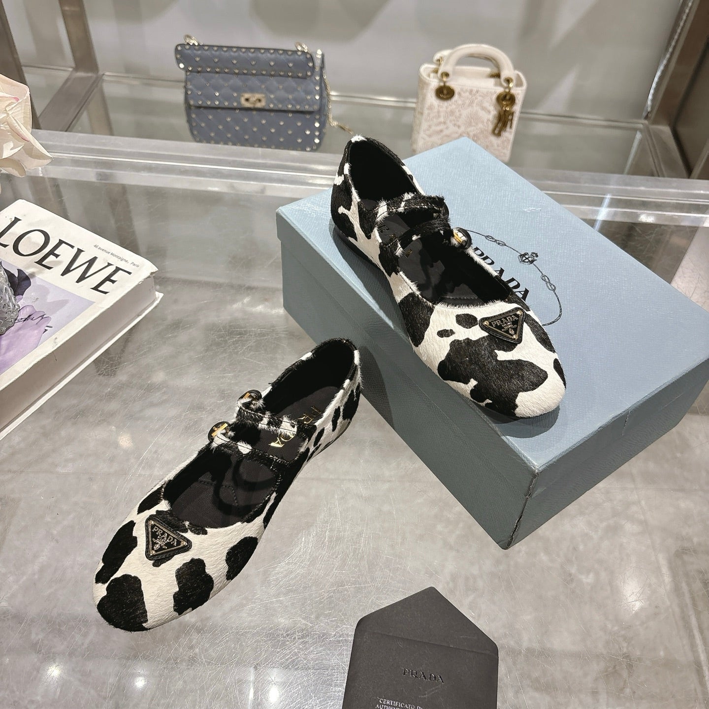 Z2Q95P114 Popular high-quality Shoes