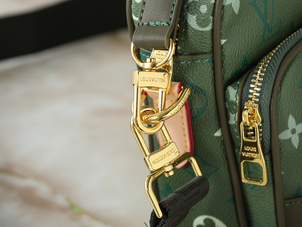 B1P46E110 Popular leather bag
