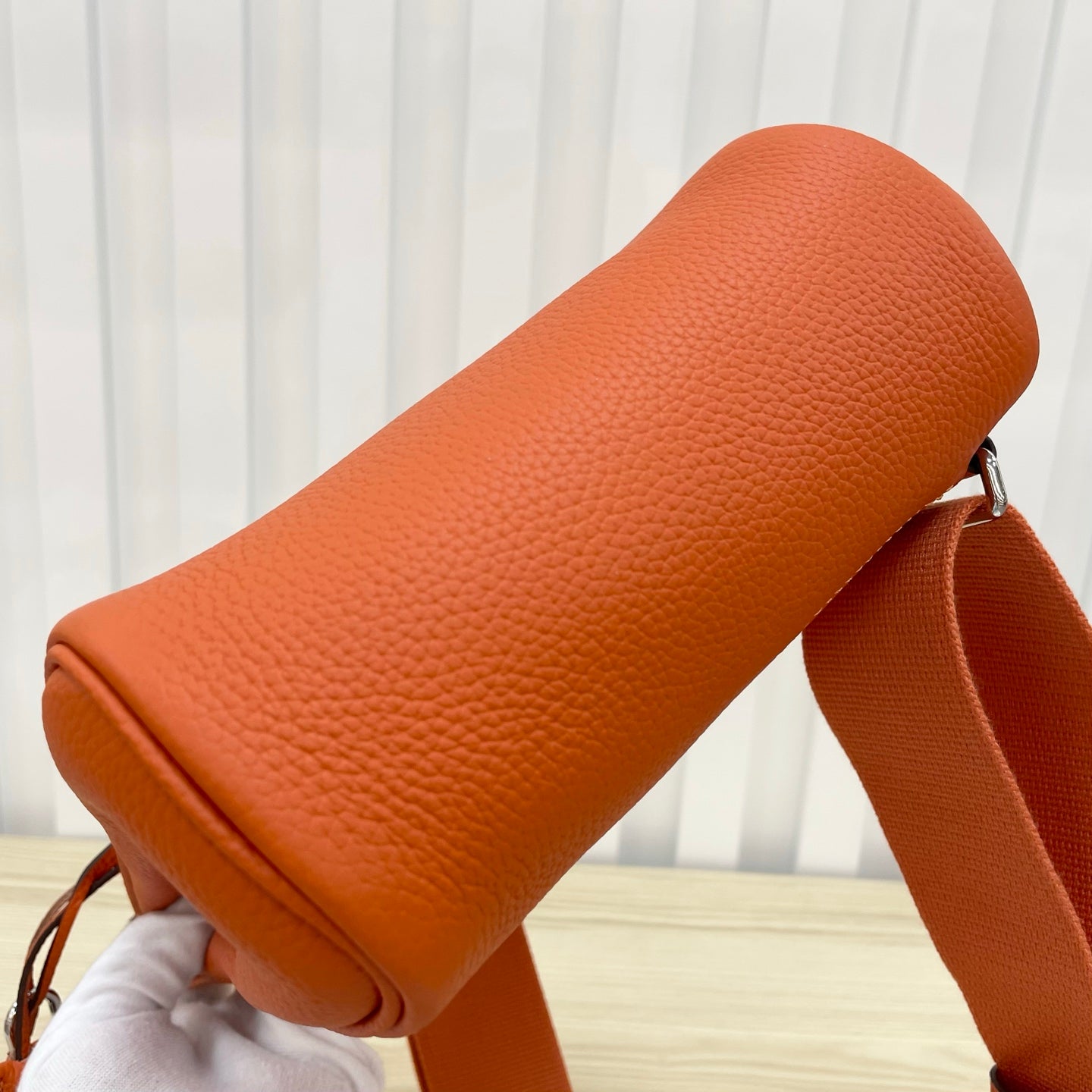 B1P36H46 Popular leather bag
