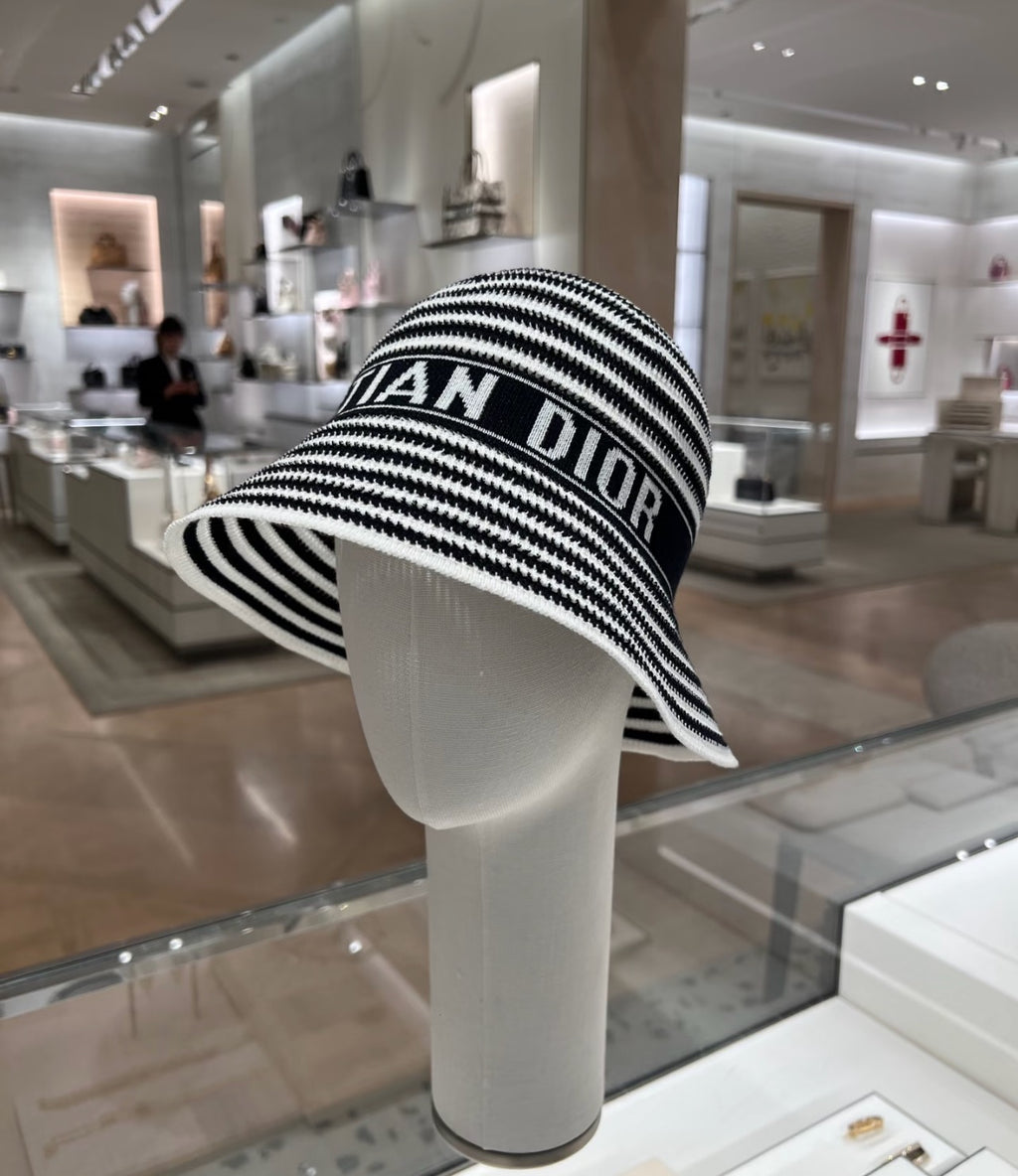 M1R76D21 Popular hats