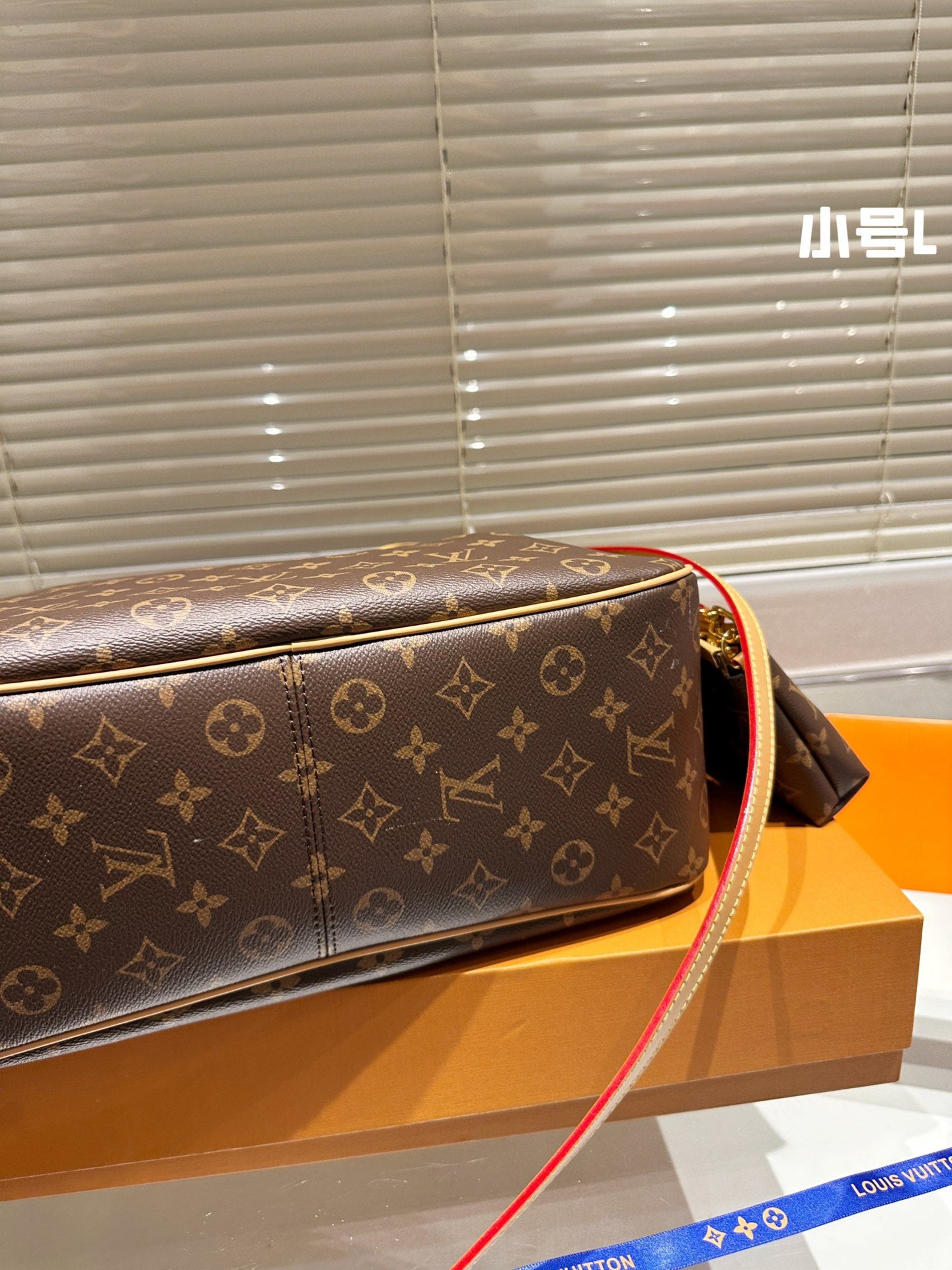 B6X103E227 Popular  leather bag 