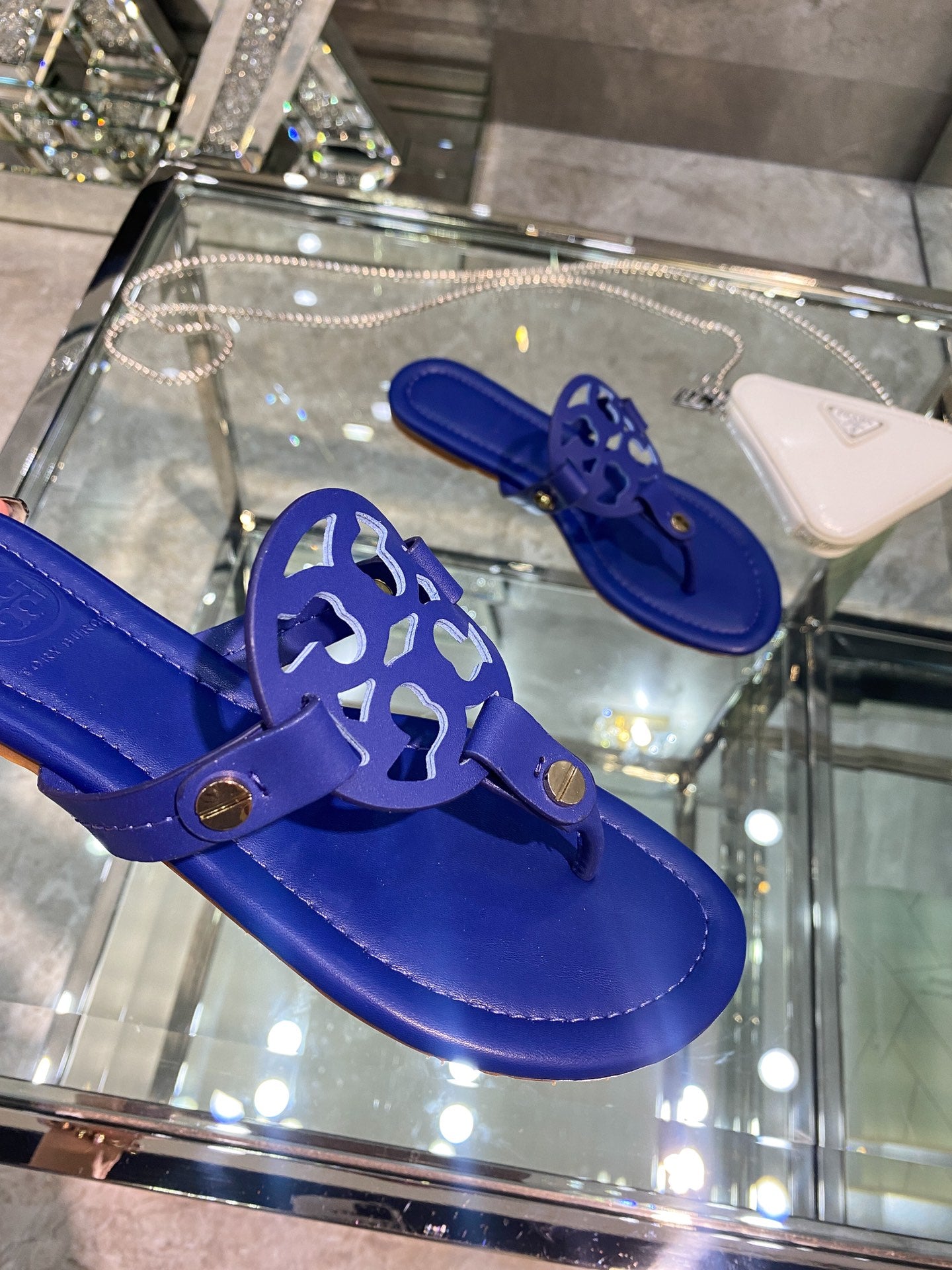 Z2Z85A2  Popular leather Shoes