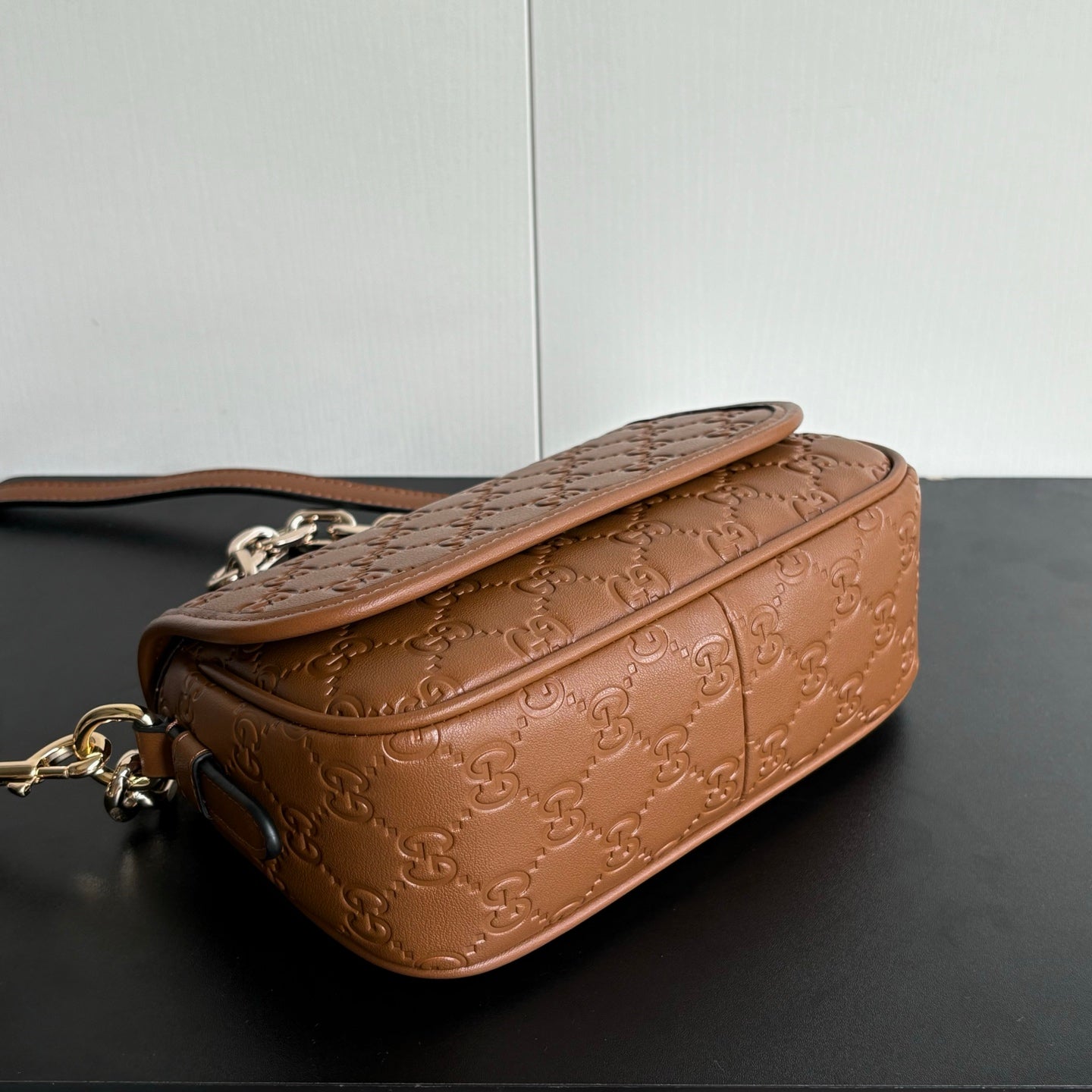 B1P36C60 Popular leather bag