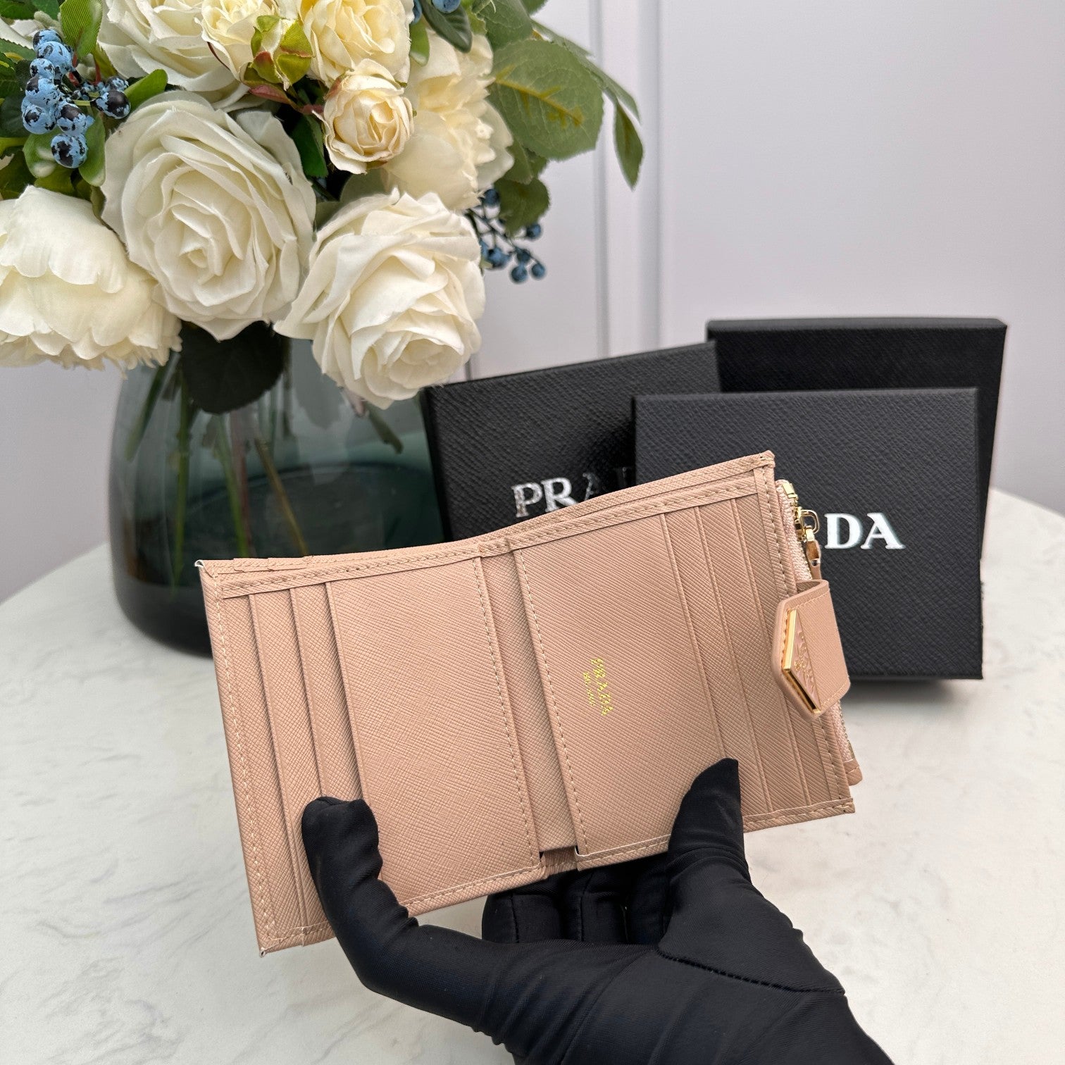 B1P36P1 Popular card holder
