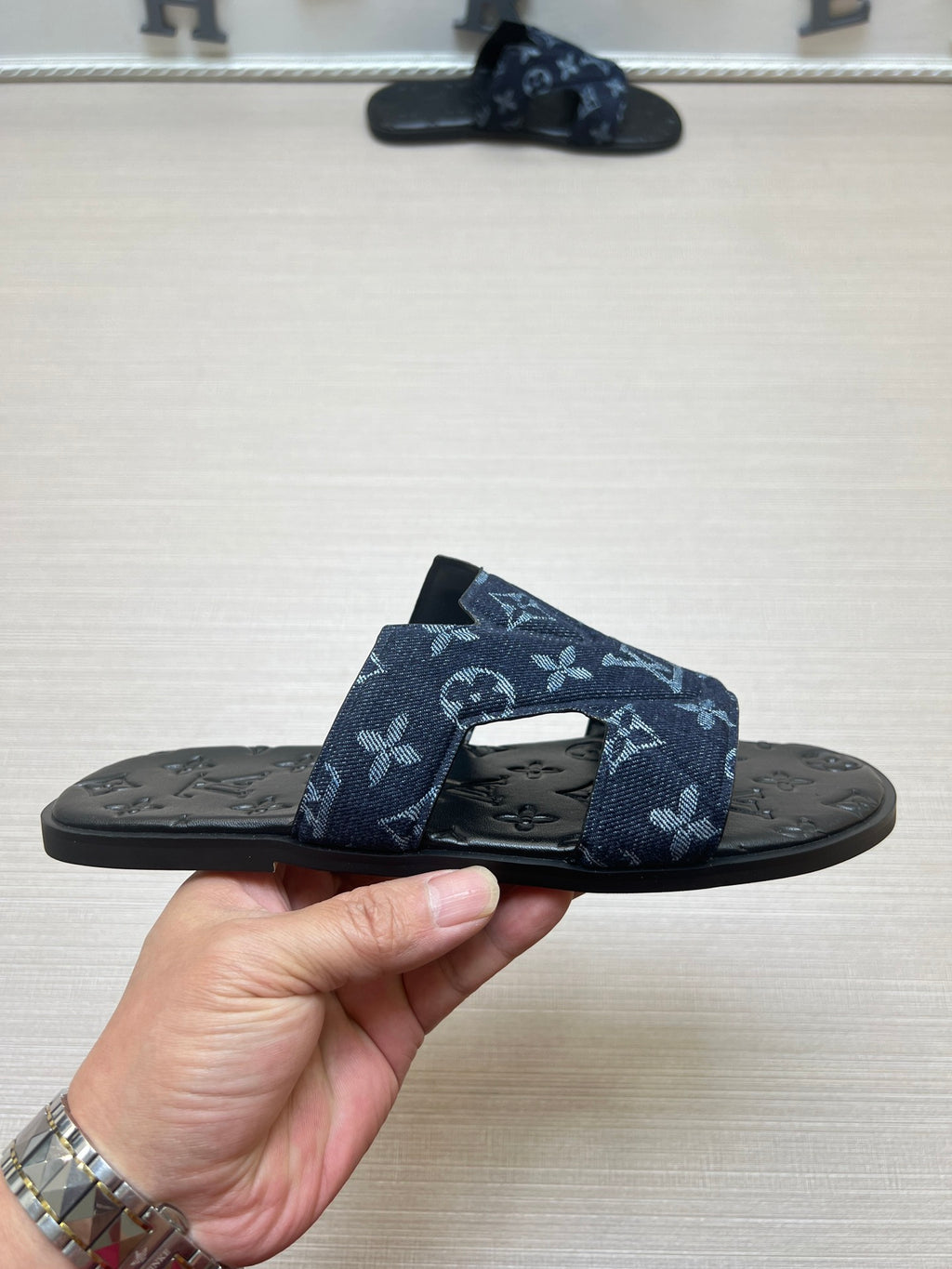 Z5ZE28 Popular slippers