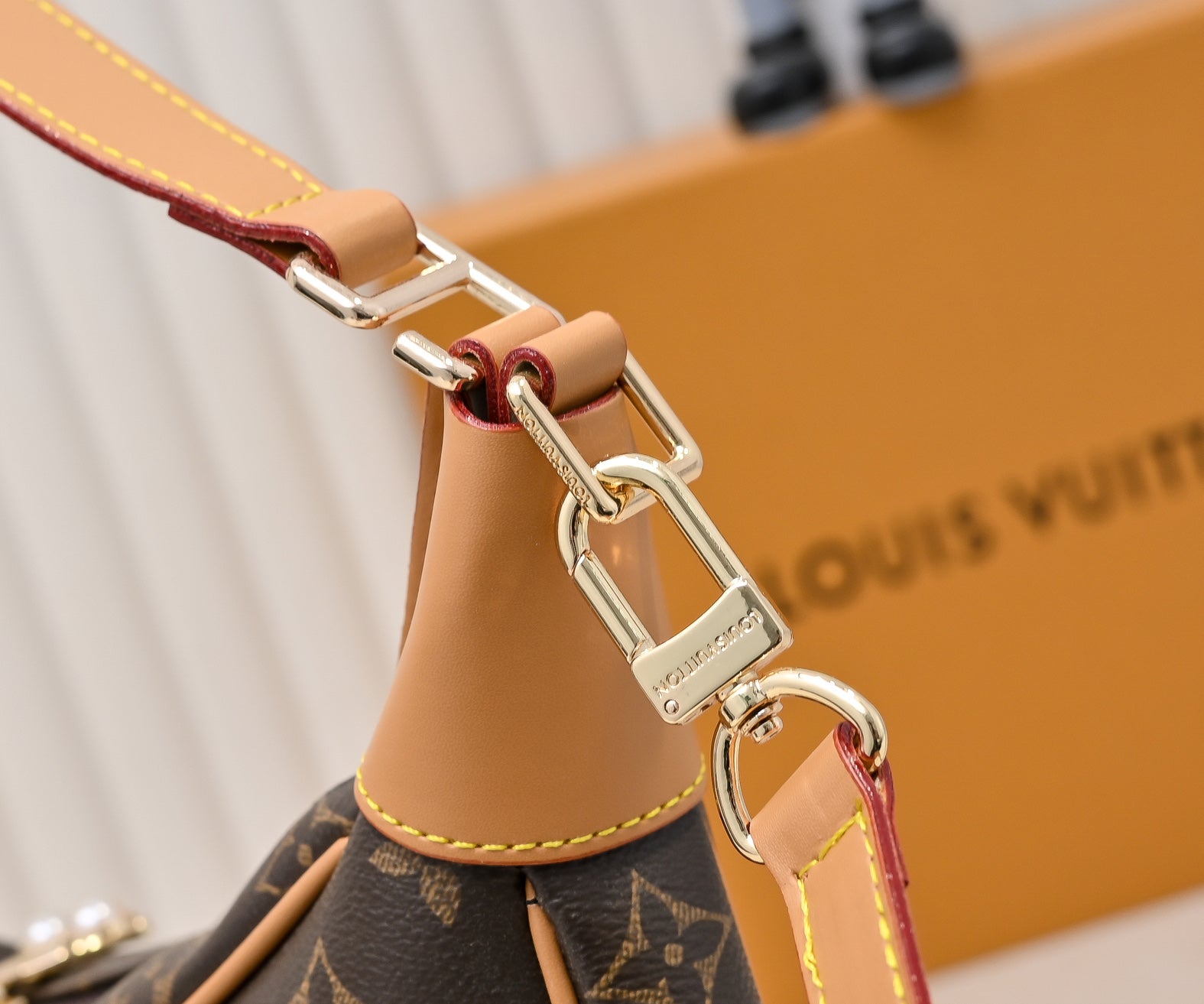 B12W15E9 Popular  leather bag