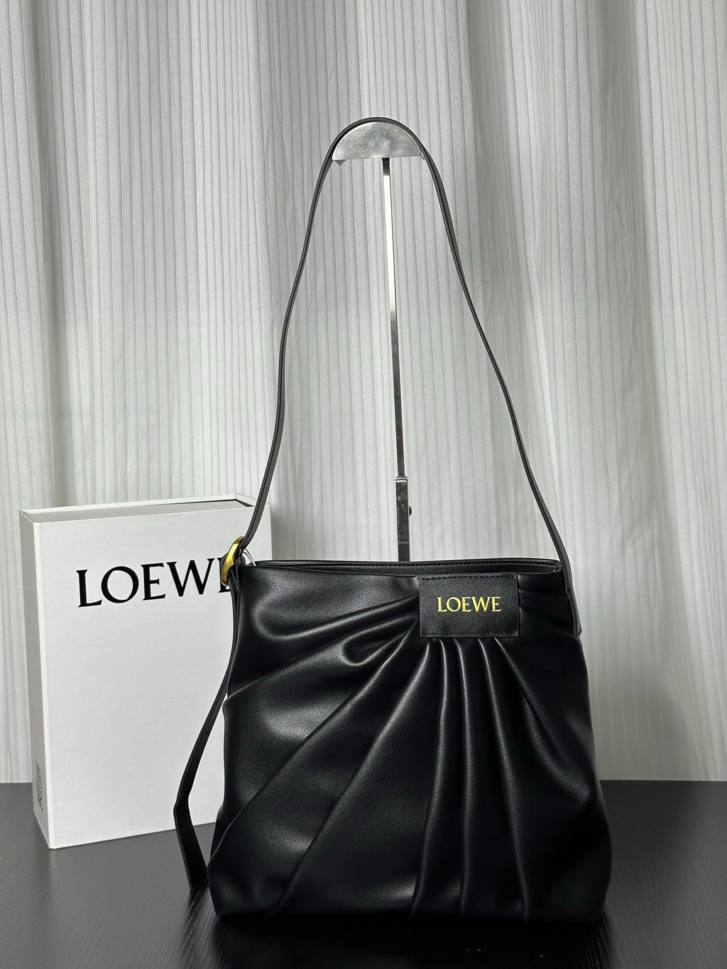 B1R46A8 Popular leather bag