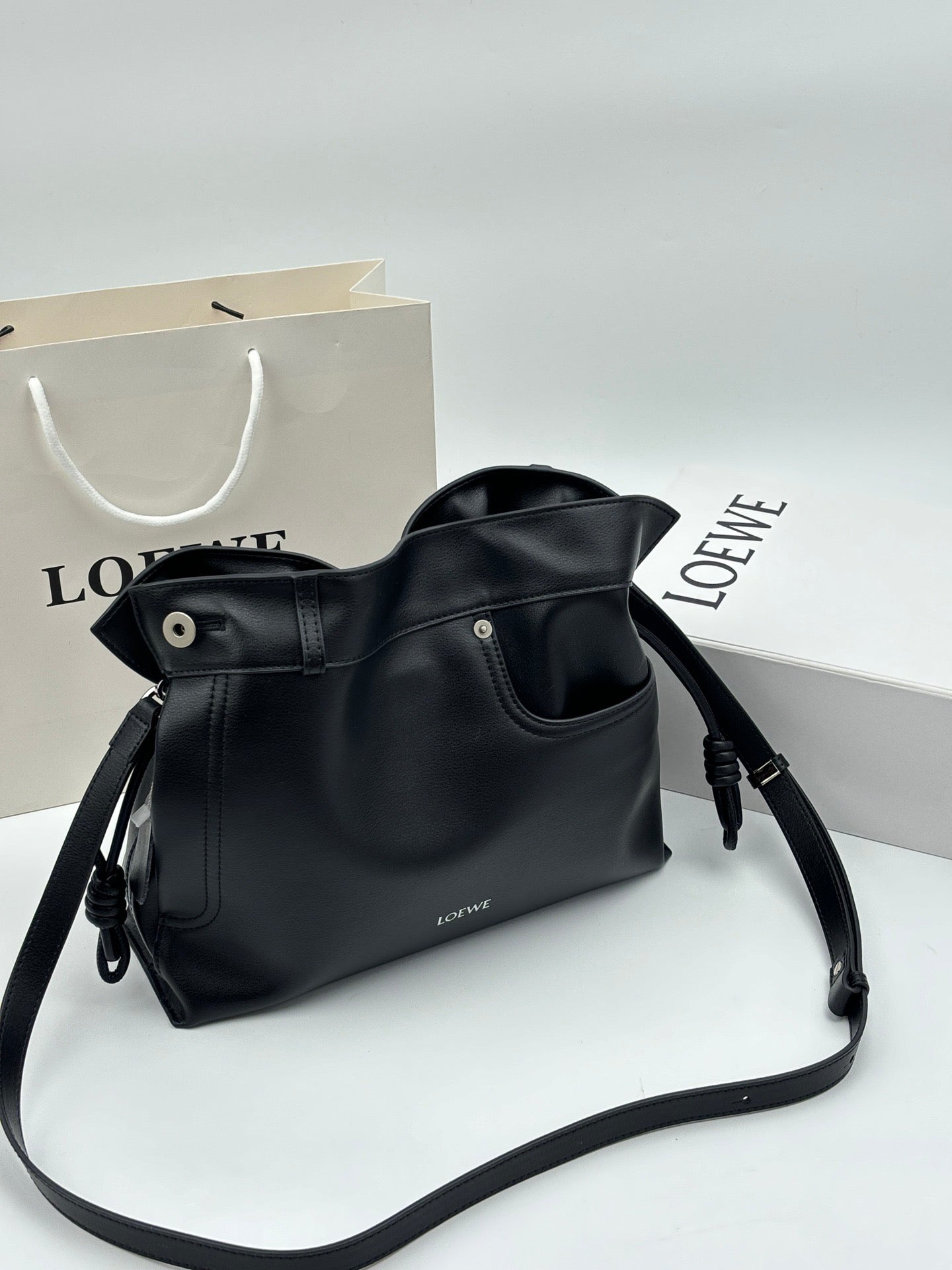 B1P36A47 Popular leather bag