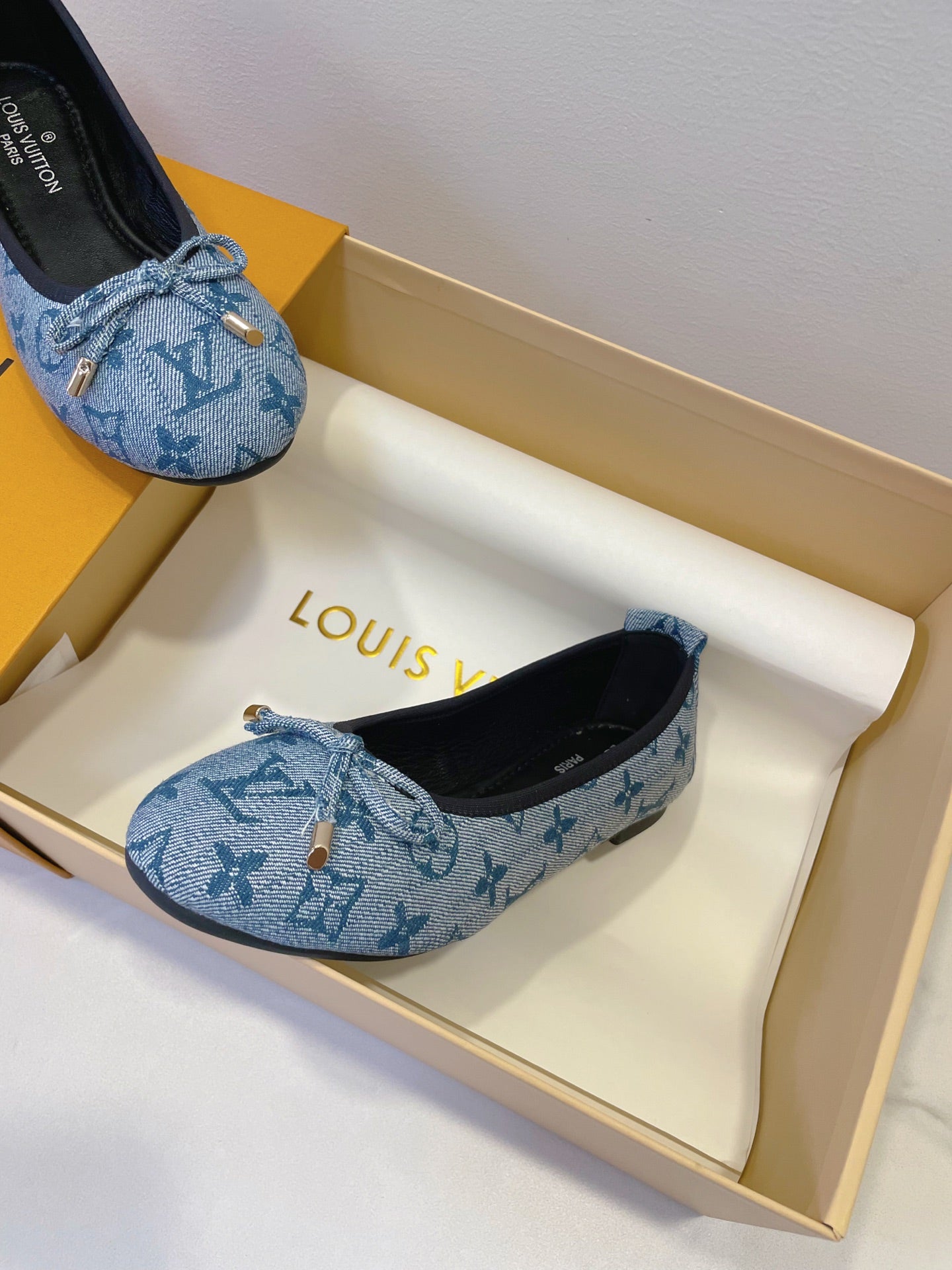Z2Q95E105 Popular high-quality  shoes