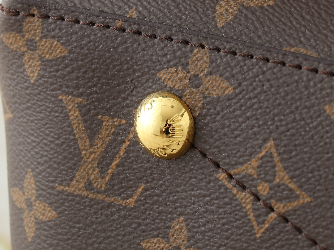 B1W35E115 Popular leather bag