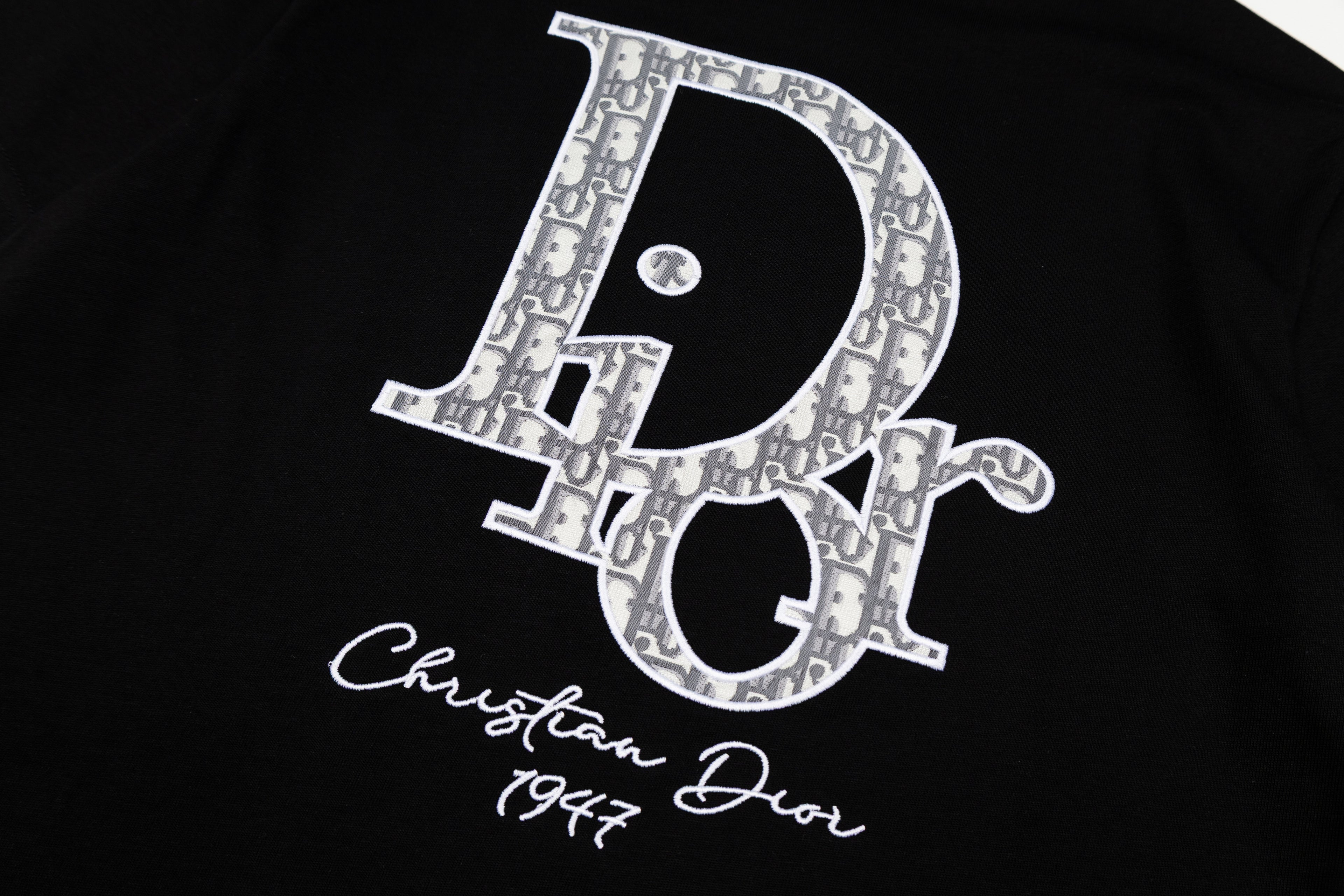 U1R76D29 Popular T-shirts