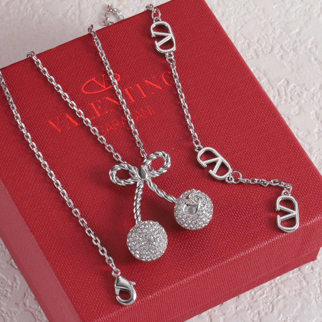 X1Q85VL203X Popular Necklace