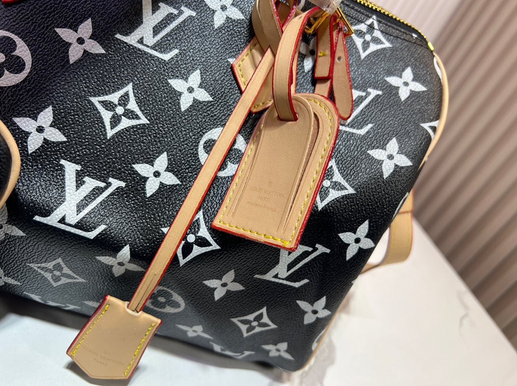 B1X55E17 Popular  leather bag