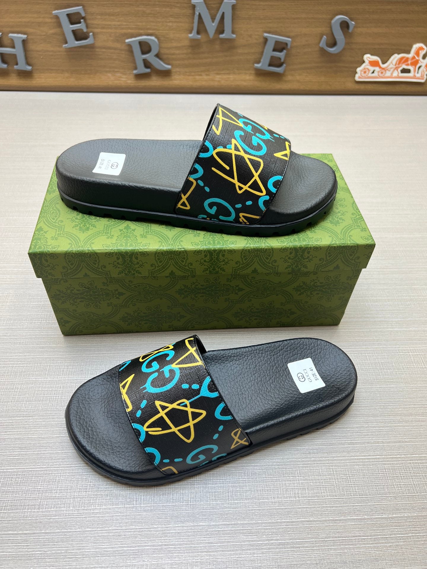 Z5X76B3 Popular slippers