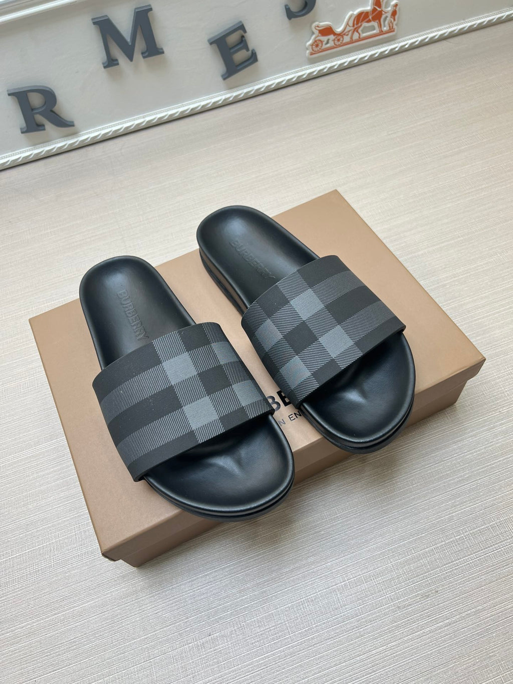 Z5ZR119 Popular slippers