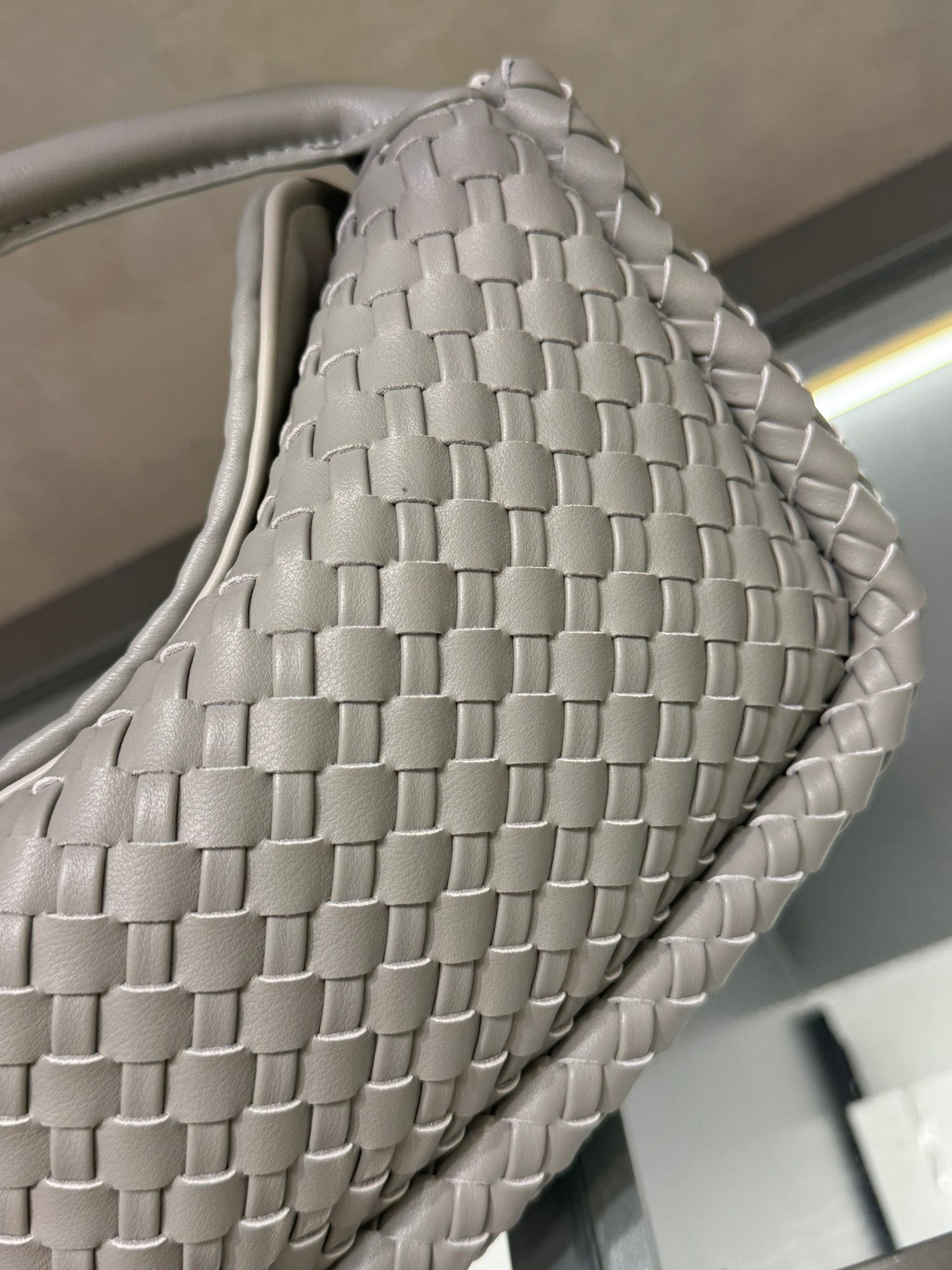 B1X104A83 Popular  leather bag