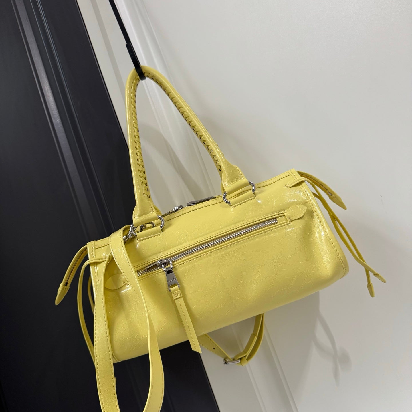B1R76A21 Popular leather bag