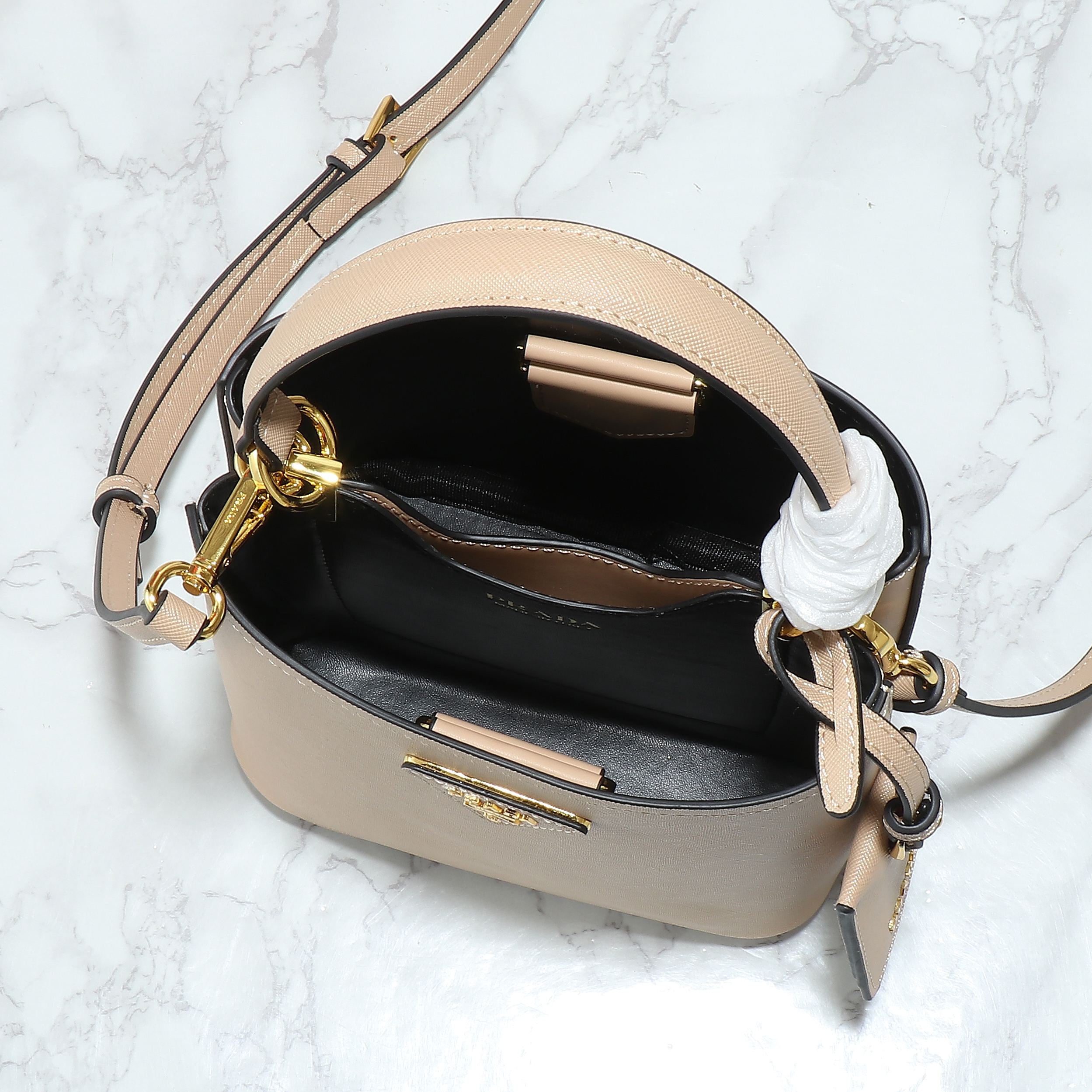 B1W35P102 Popular  leather bag