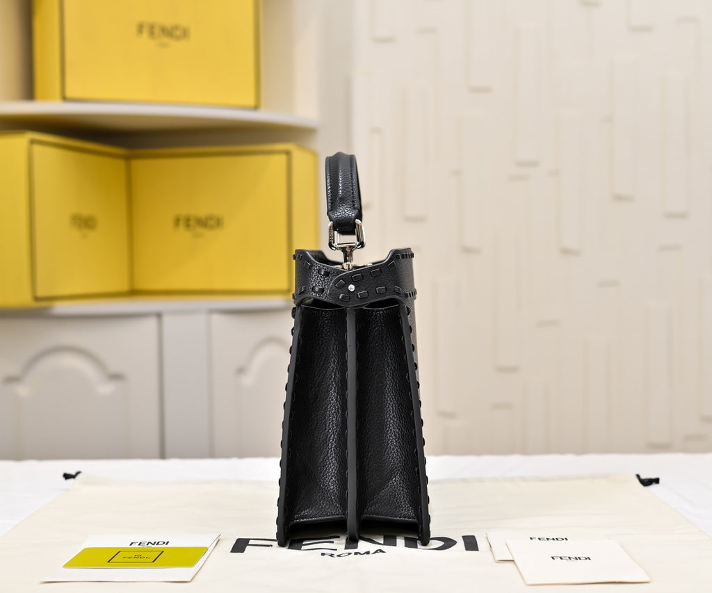 B1R115F136 Popular leather bag