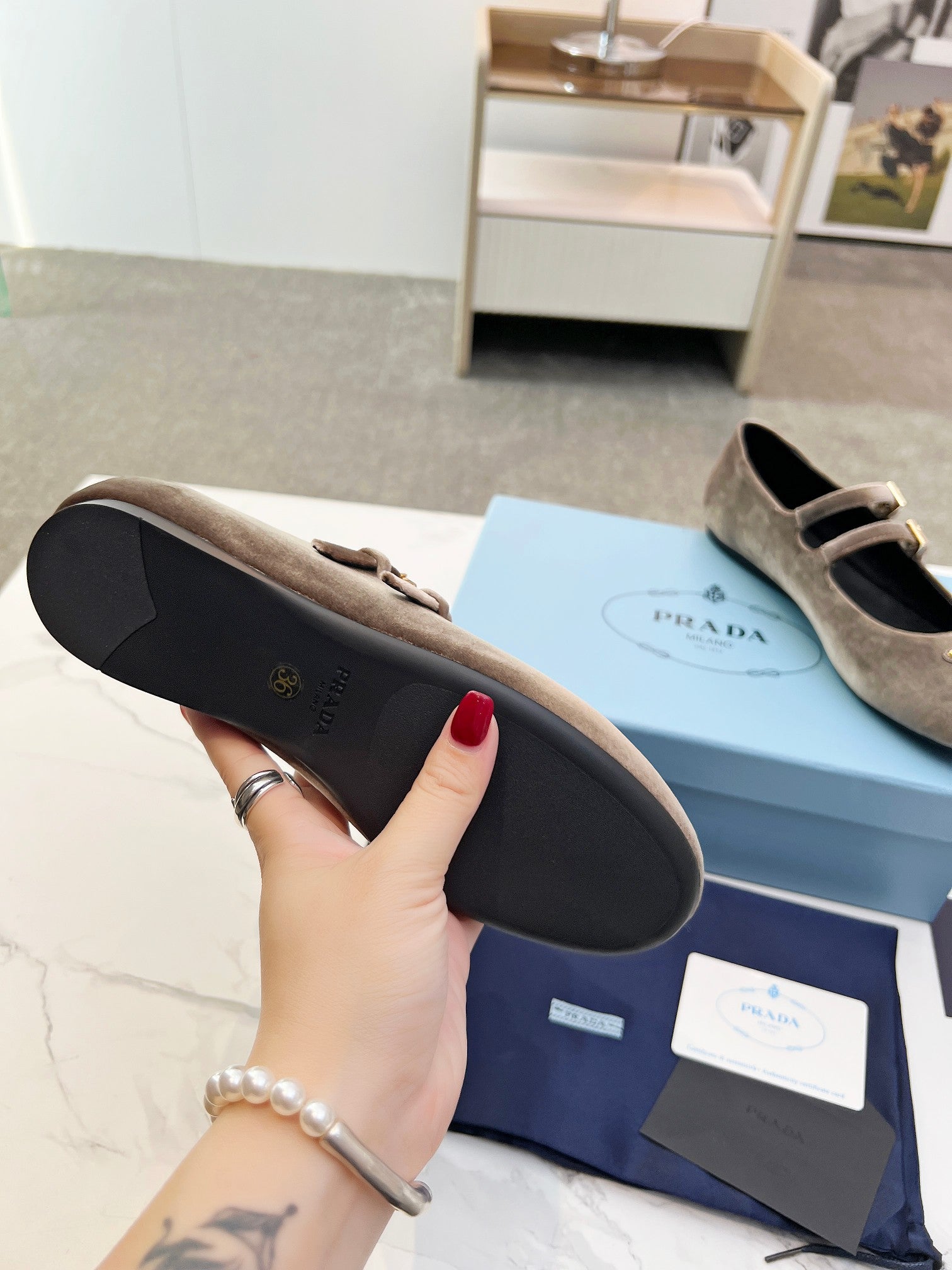 Z2Q105P404 Popular high-quality Shoes