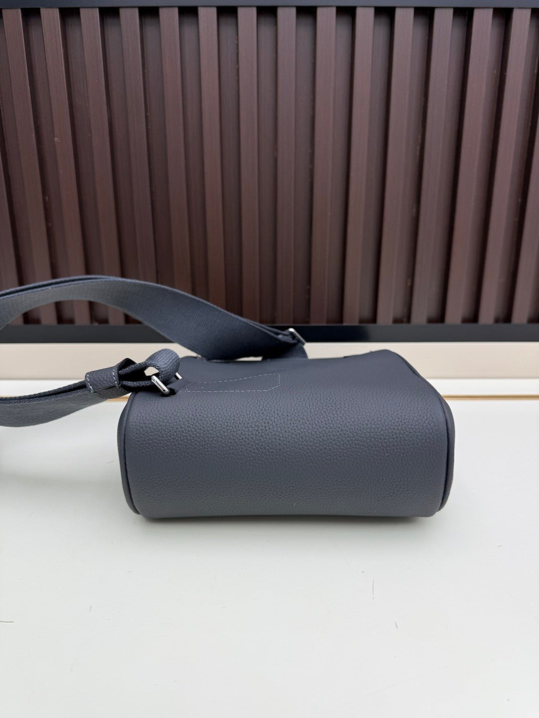 B1P36H45 Popular leather bag