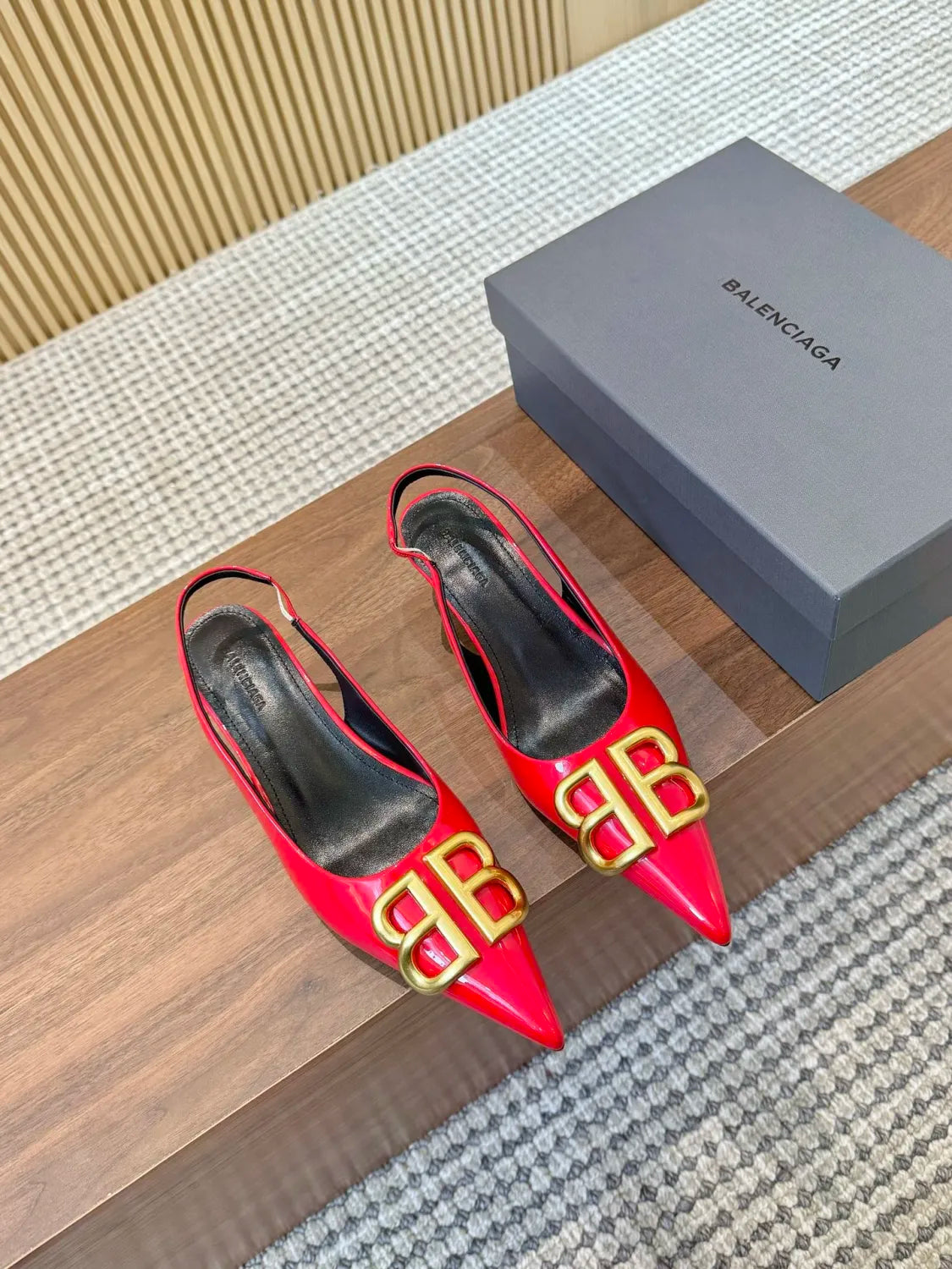 Z2Q55J45 Popular  leather High heels