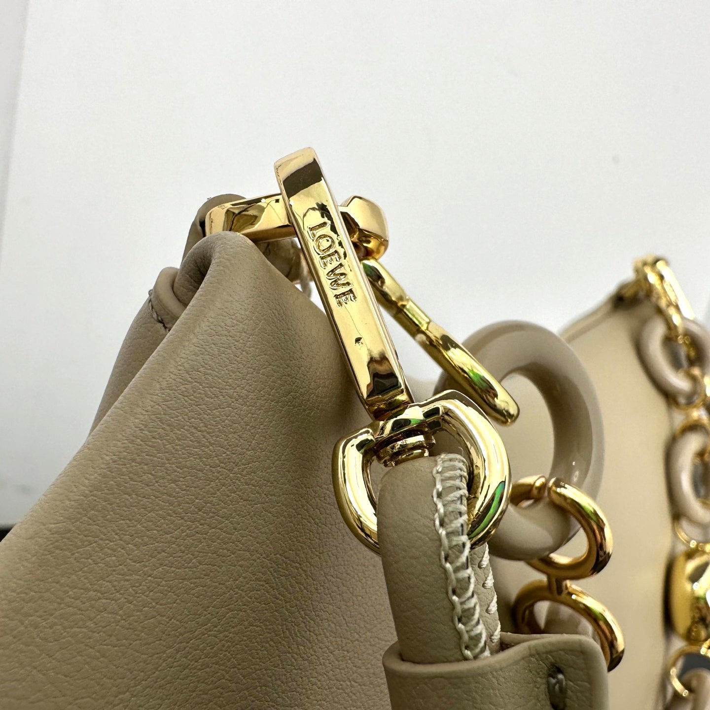 B1R66A10 Popular leather bag
