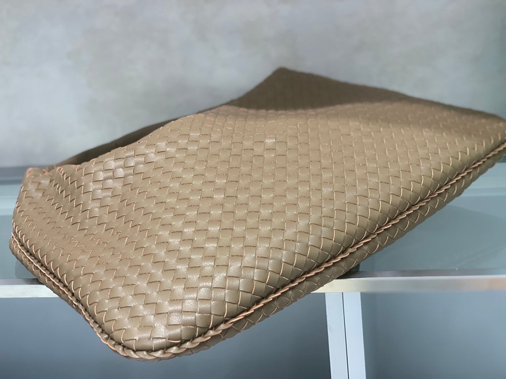 B1W35A116 Popular leather bag