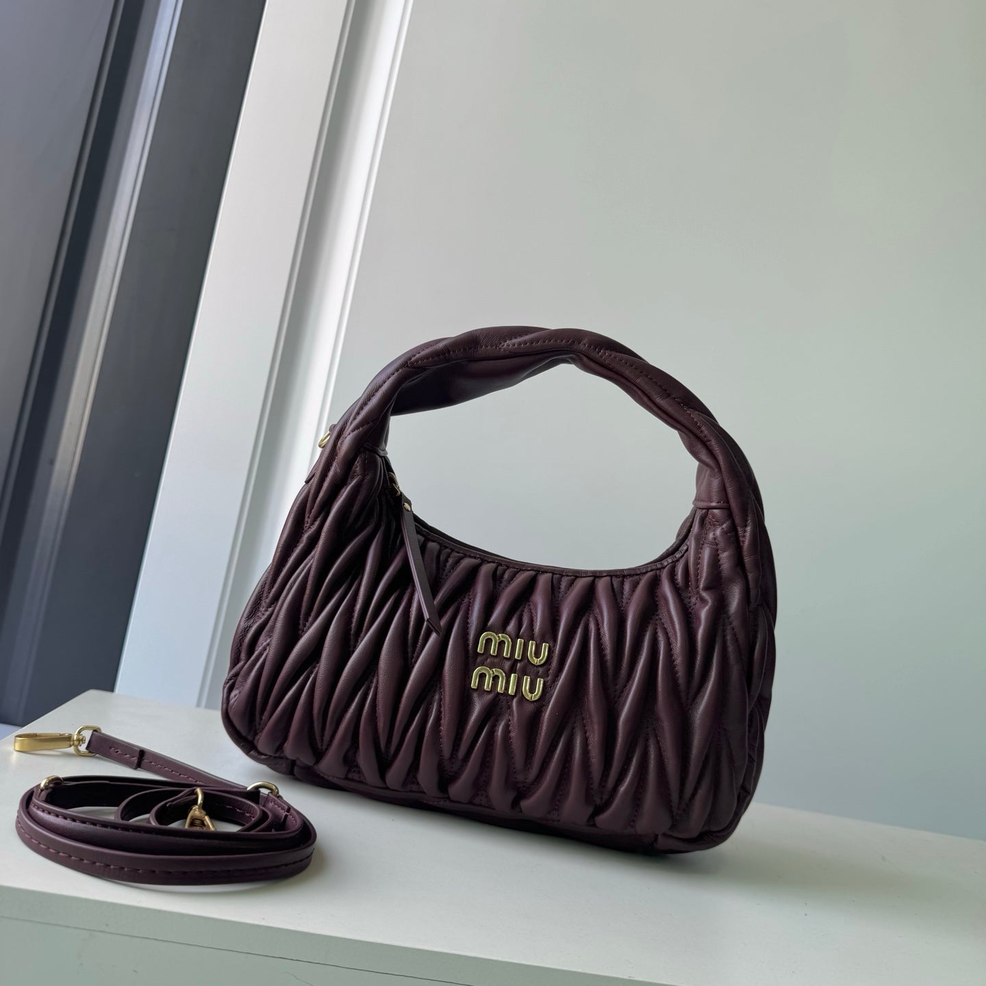 B1P46A120 Popular leather bag（29x24x10cm）