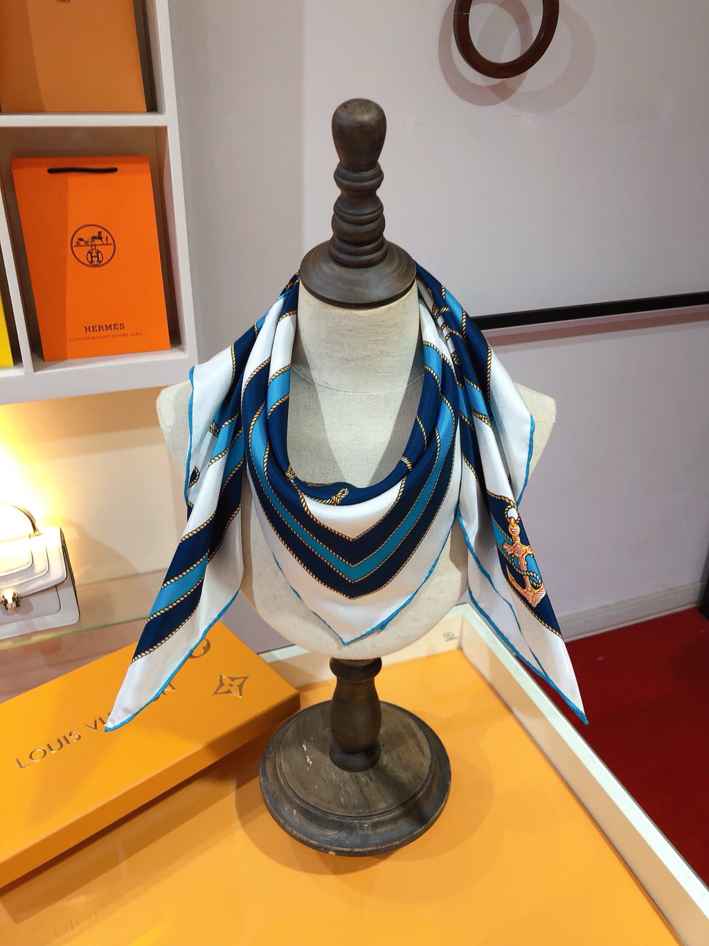 W1N36E3 Popular Silk Scarve