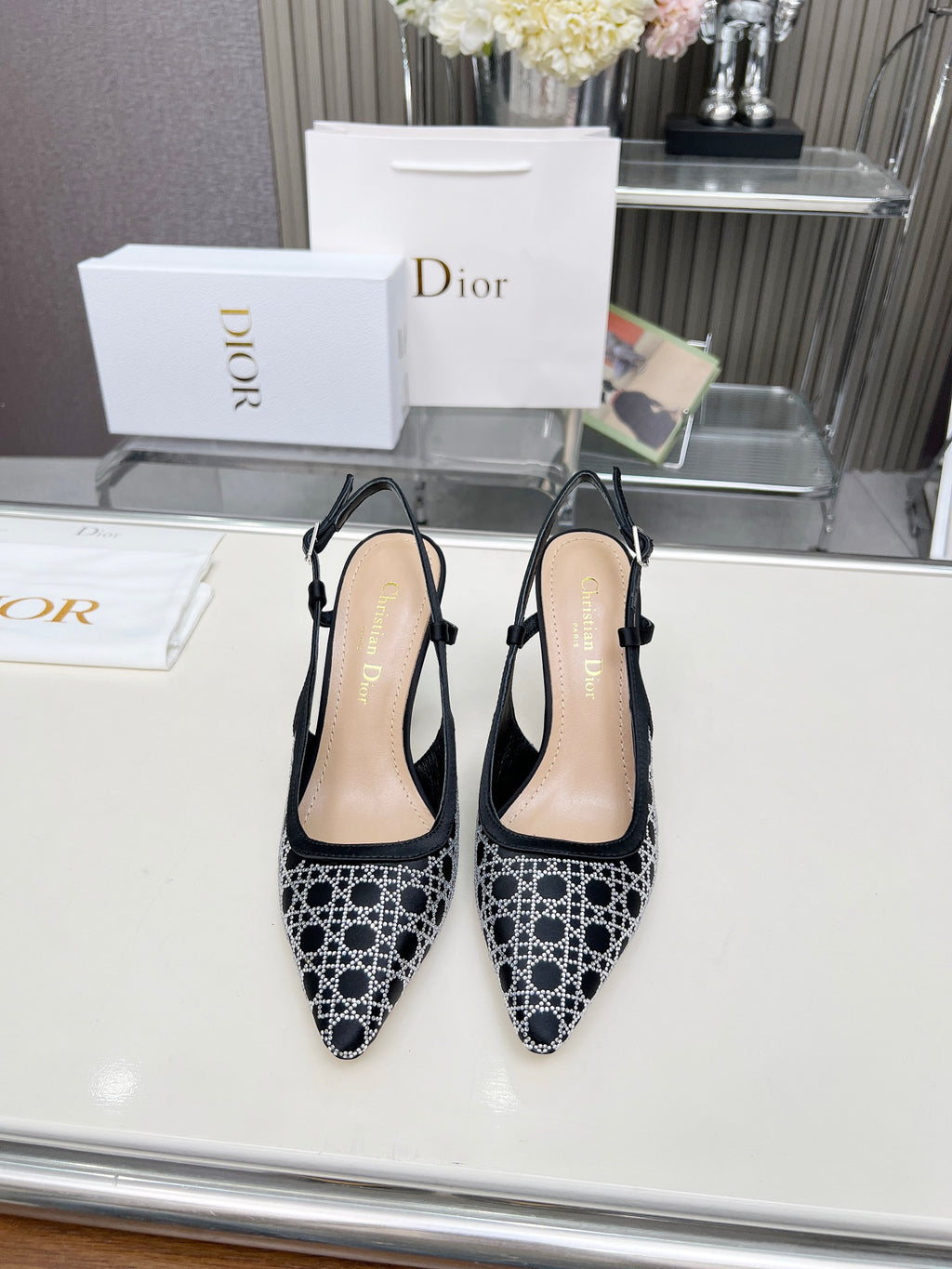 Z2Q95D116 Popular high-quality leather  High heels