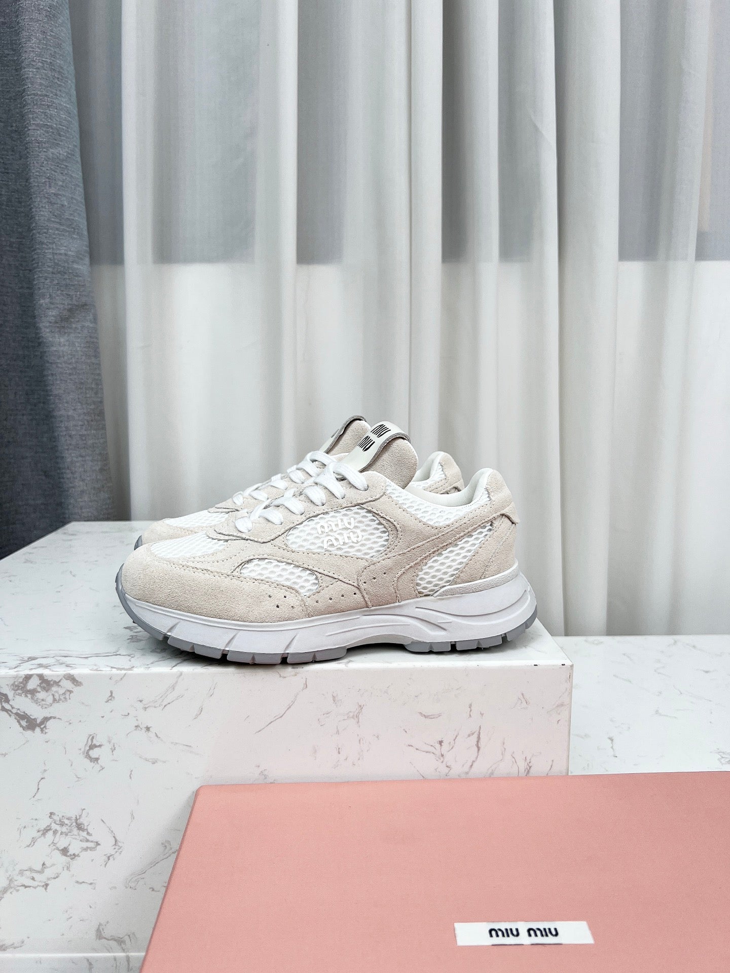 Z2Z85A47  Popular high quality shoes