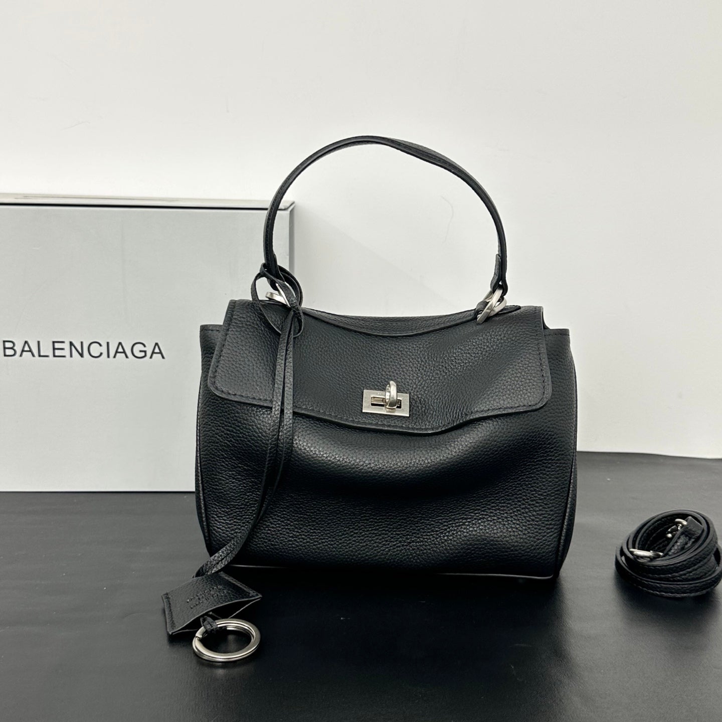 B1X15J4 Popular  leather bag