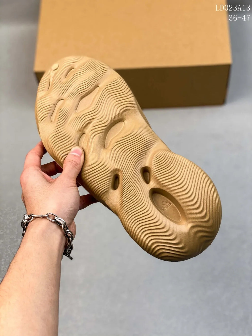 Z4R85A13  Popular shoes