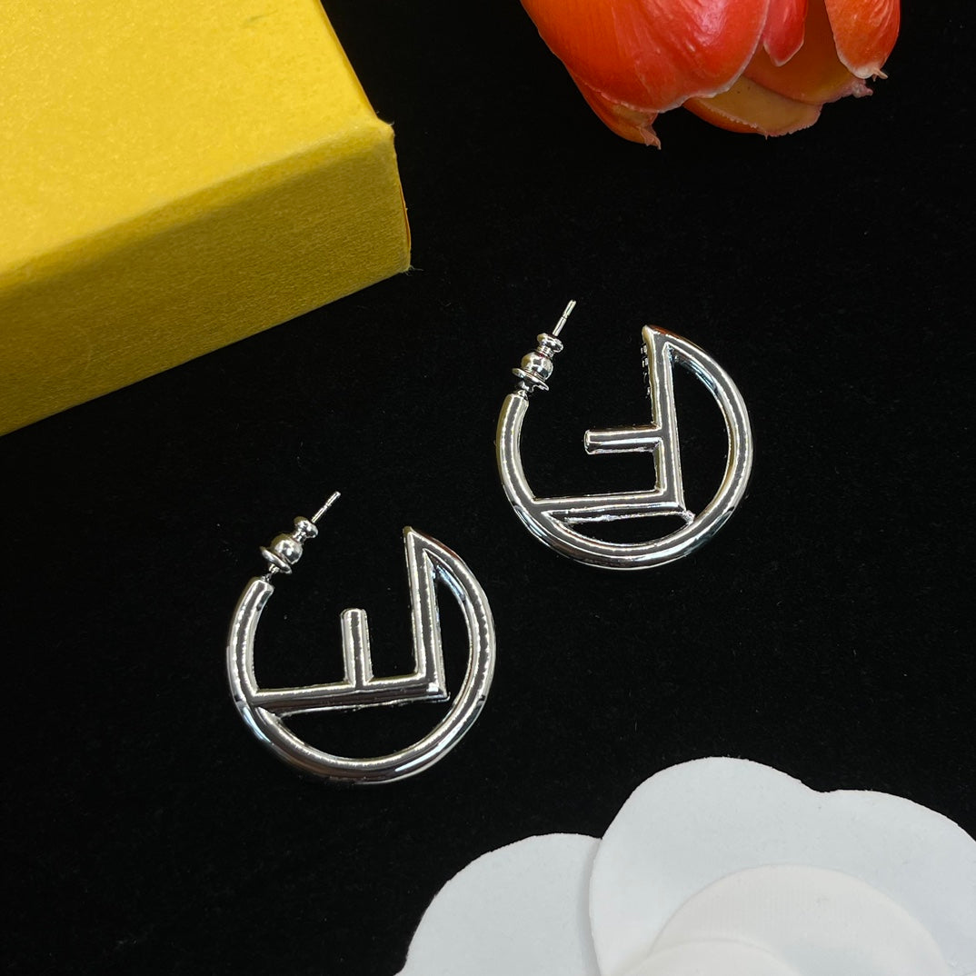 X1Z94F647E Popular  Earrings