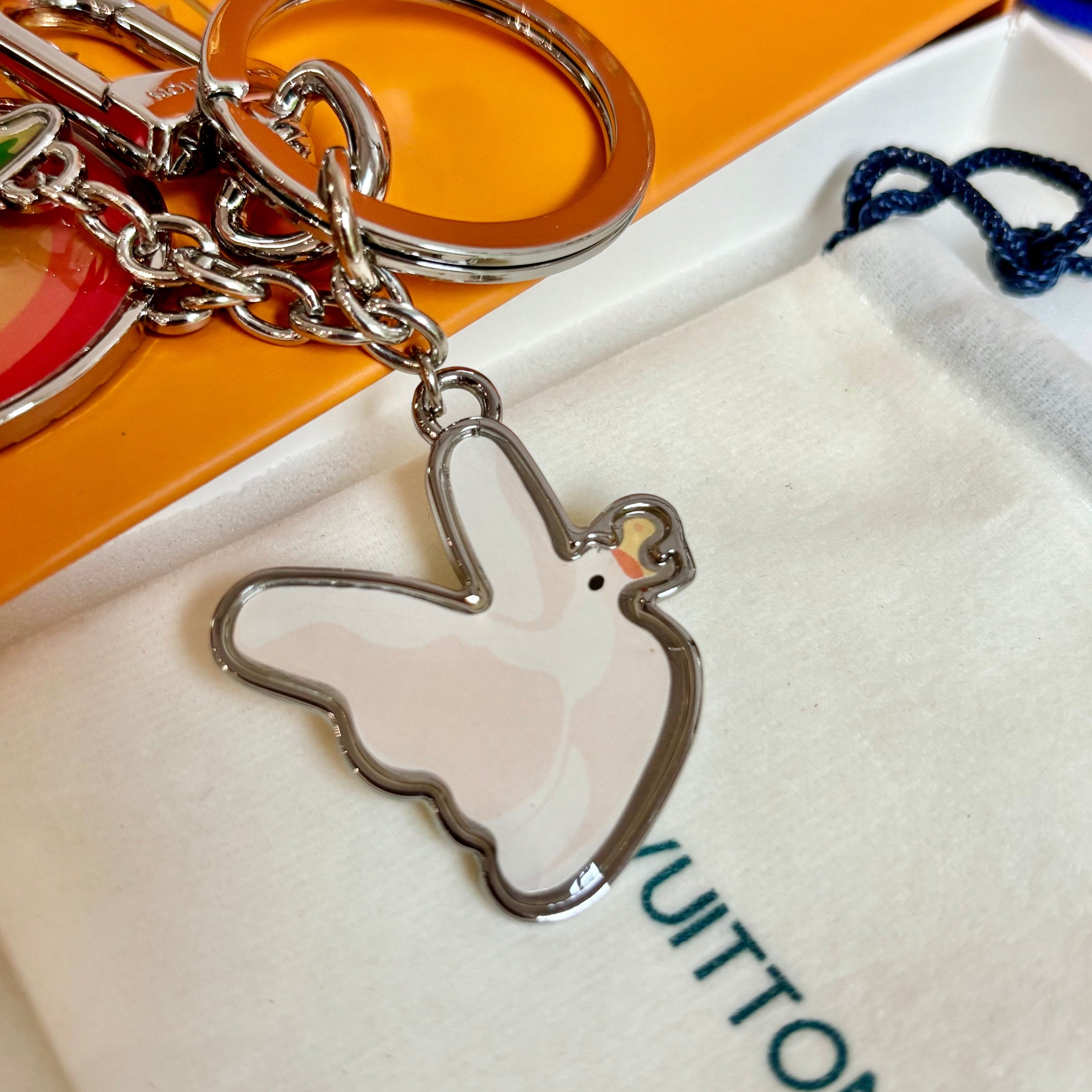 A1Z105E34 Popular bag 's charms accessories