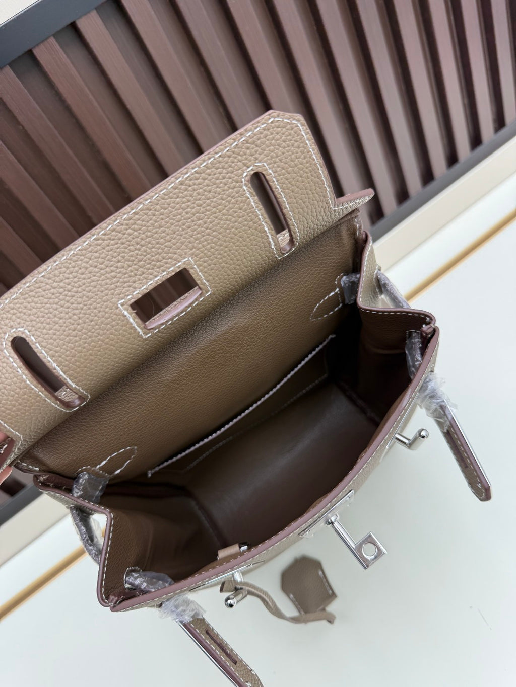 B1P36H45 Popular leather bag