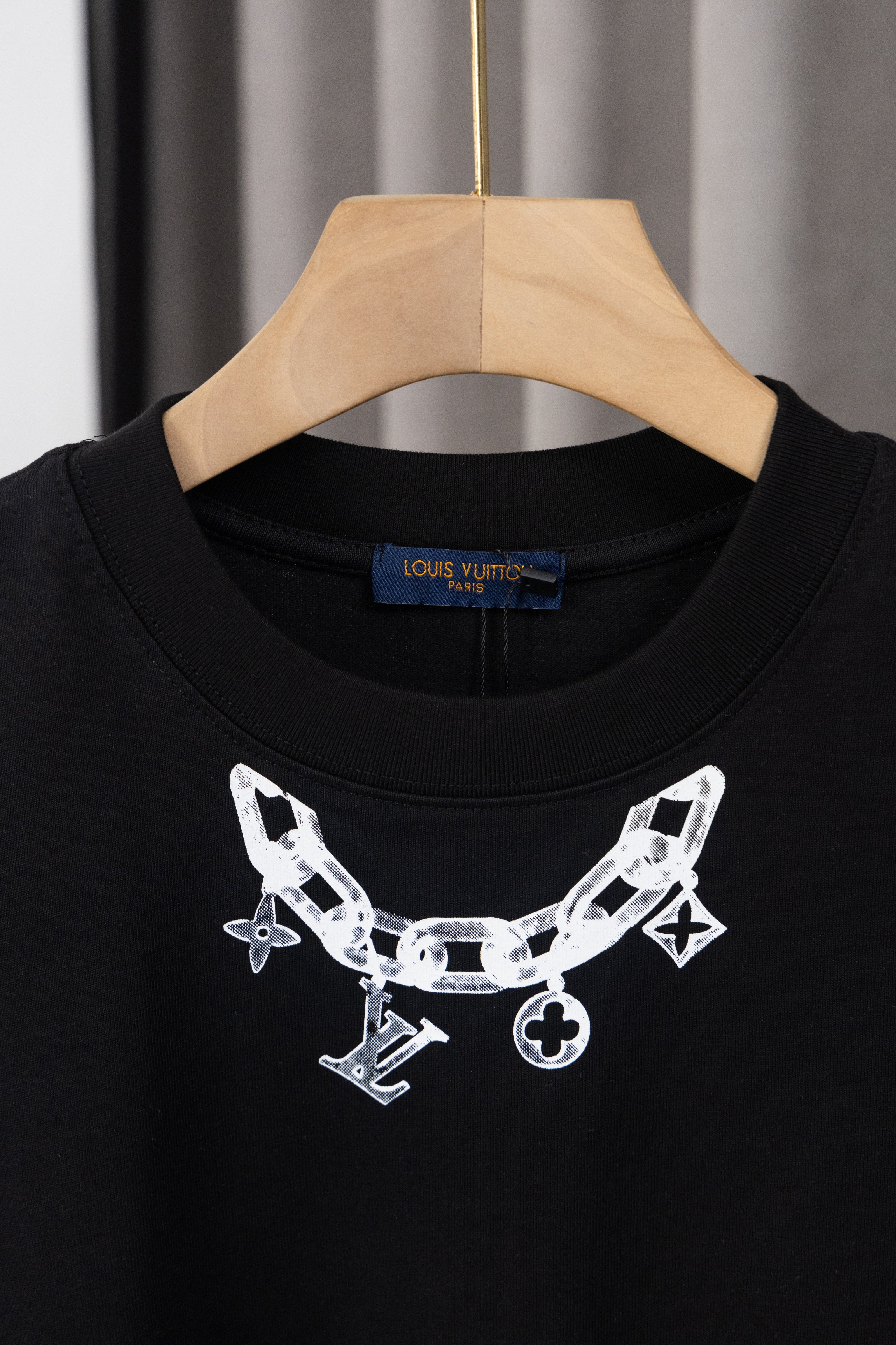 U1P36E137 Popular T-shirts