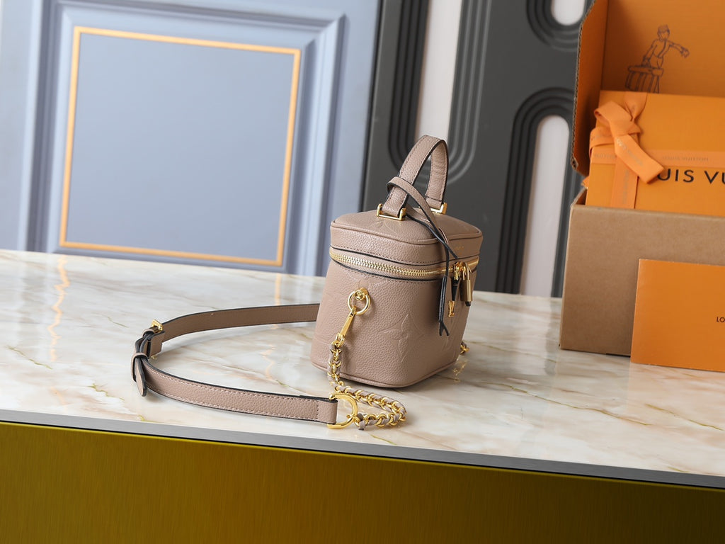 B1P76E2 Popular leather bag